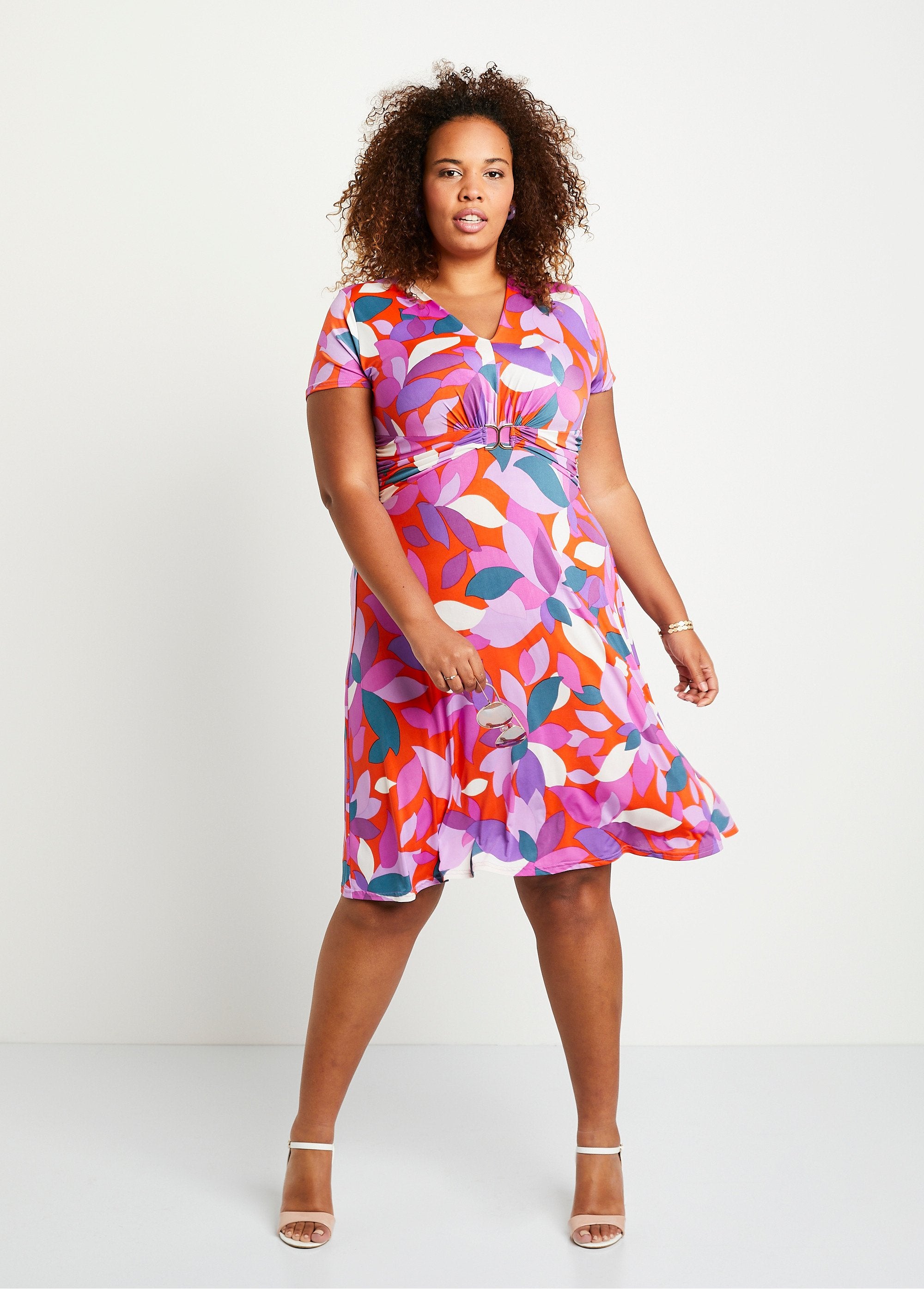 Robe_courte_évasée_imprimée_Orange_et_violet_FA1_curvy