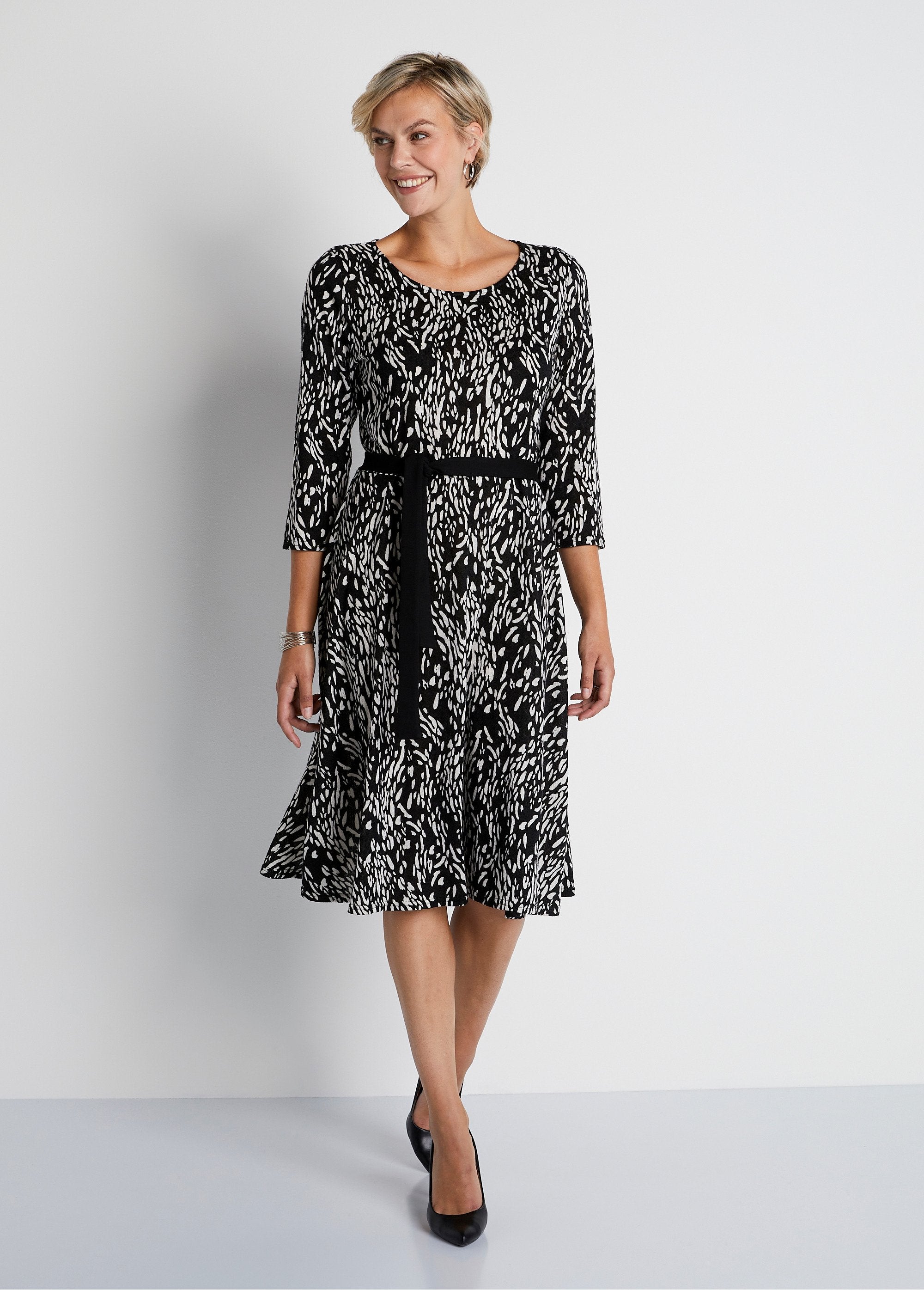 Robe longue en soie brodée - Vêtements