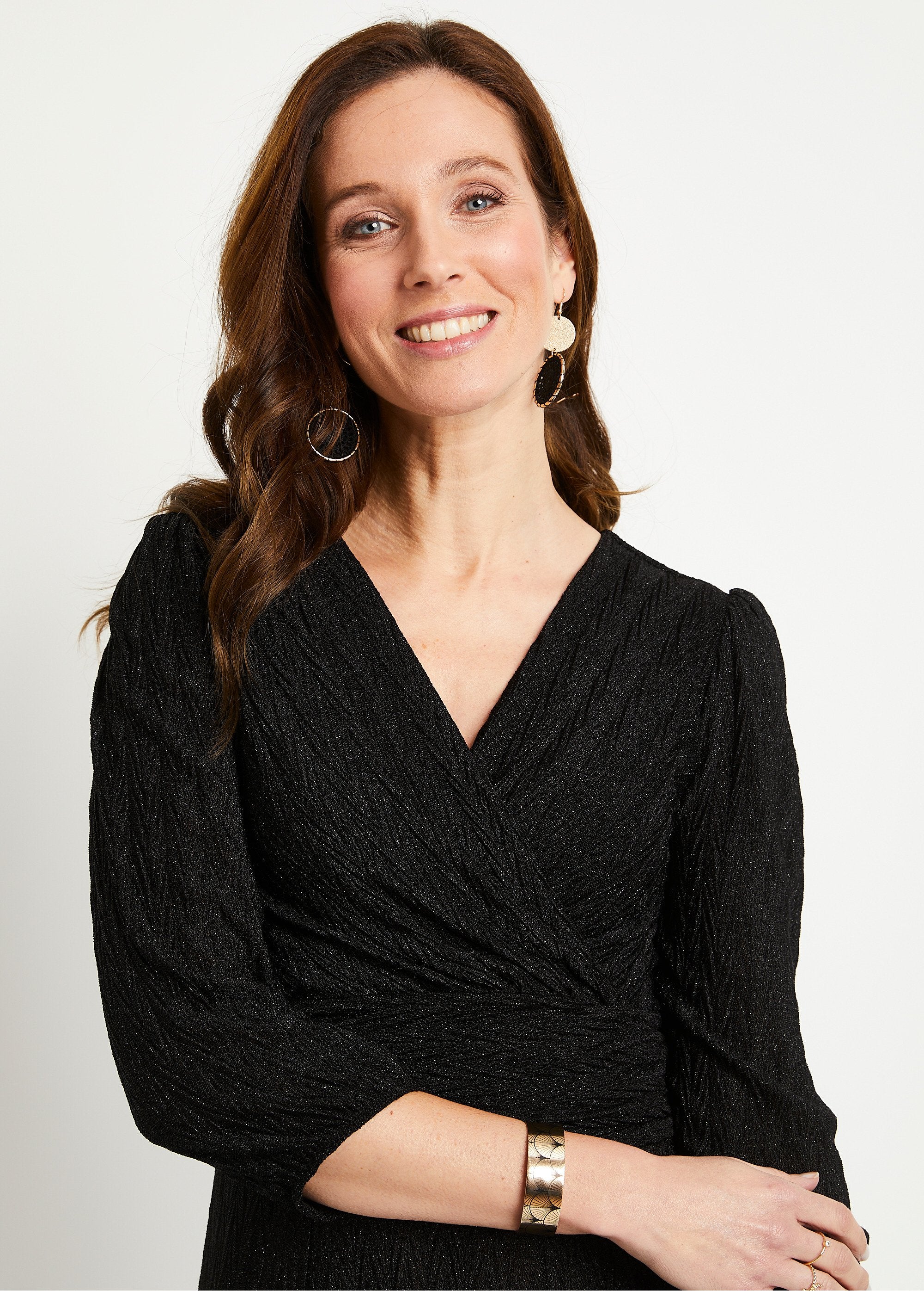 Robe_courte_pailletée_cache-coeur_Noir_DE1_slim