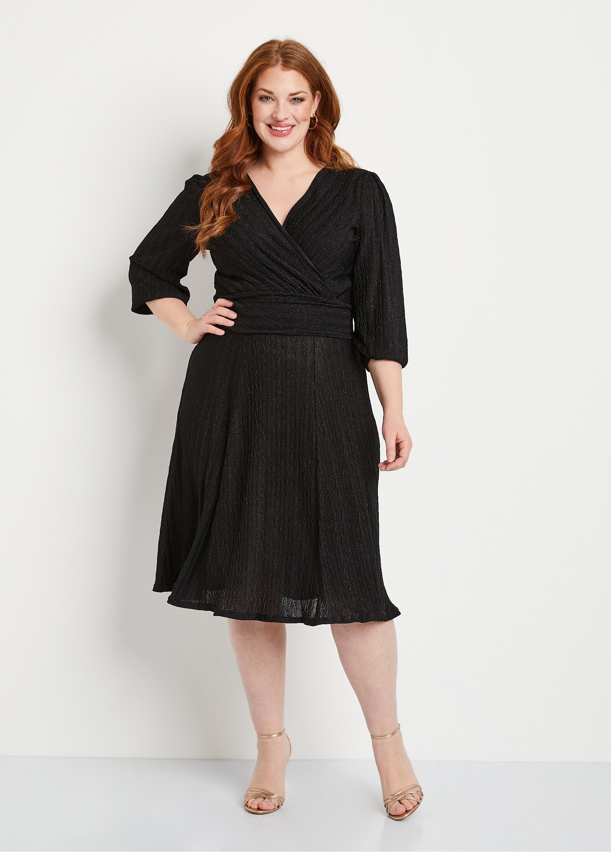 Robe_courte_pailletée_cache-coeur_Noir_FA1_curvy