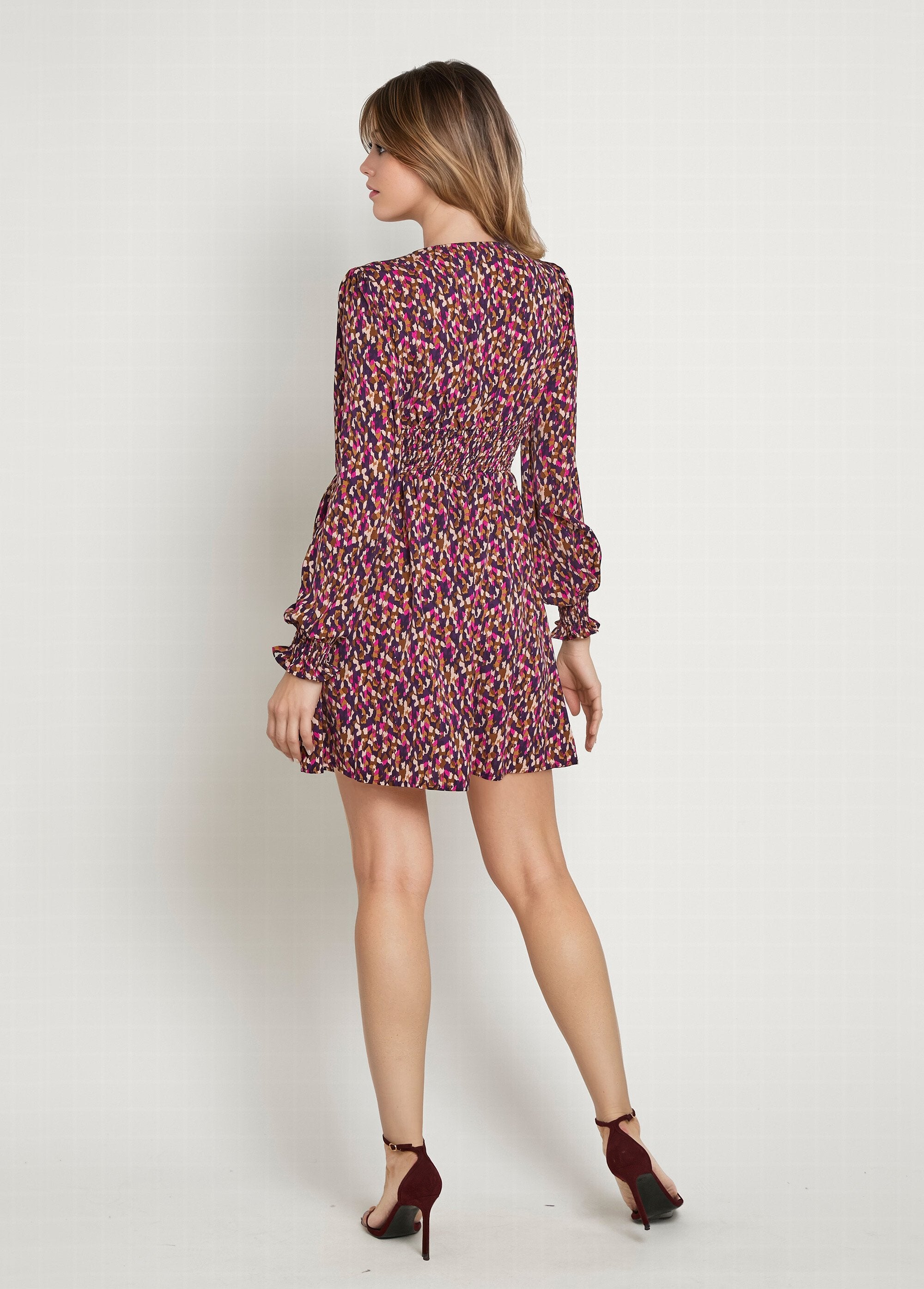 Korte_jurk_in_voile_met_kunstzinnige_print_Violet_imprime_DO1_slim