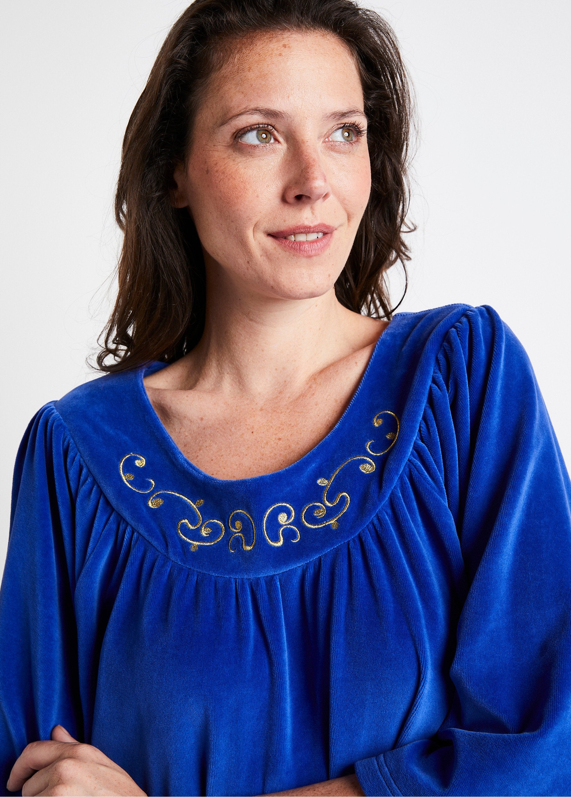 Robe_d'hôtesse_en_velours_Bleu_royal_DE1_slim