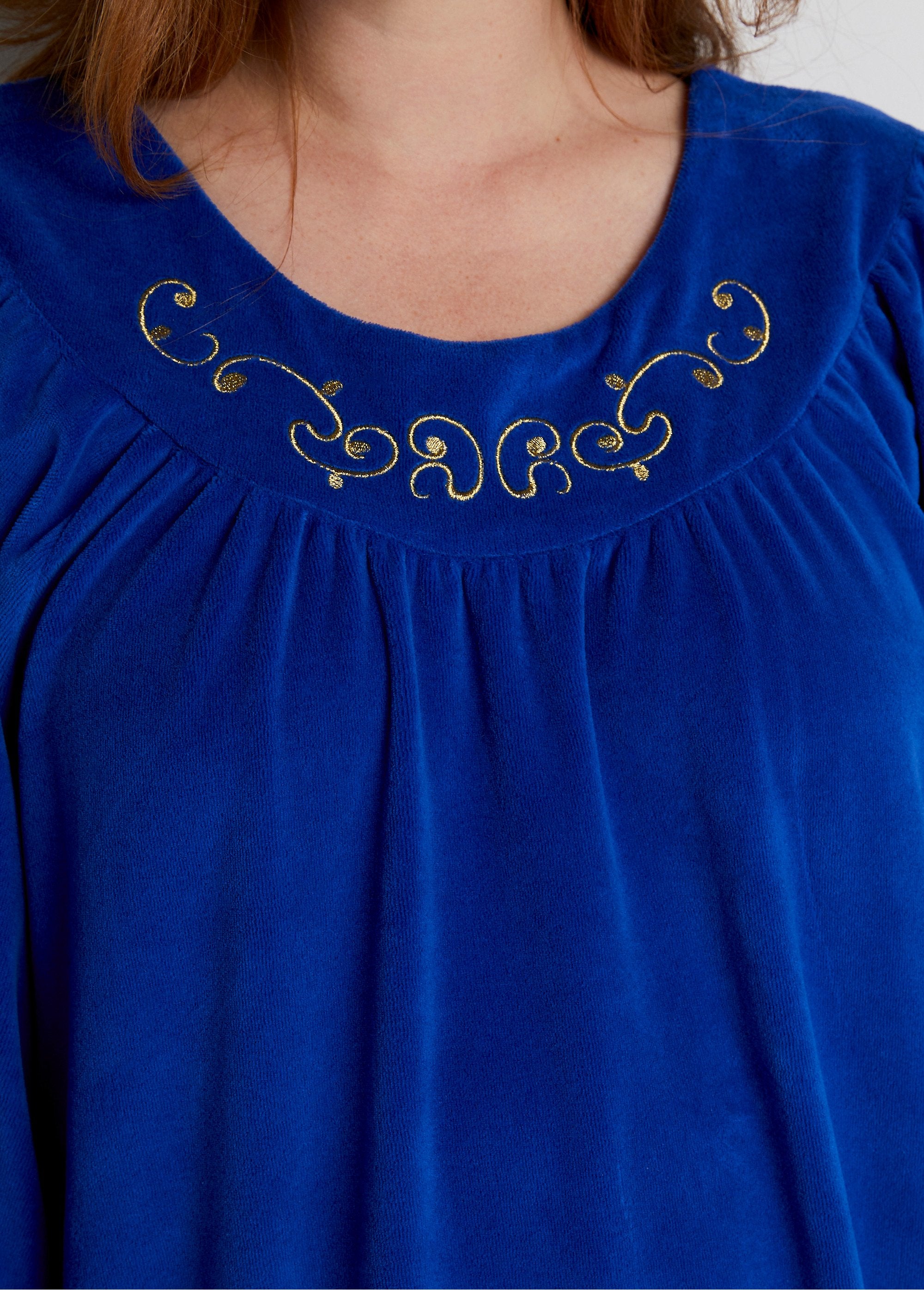 Robe_d'hôtesse_en_velours_Bleu_royal_DE2_curvy