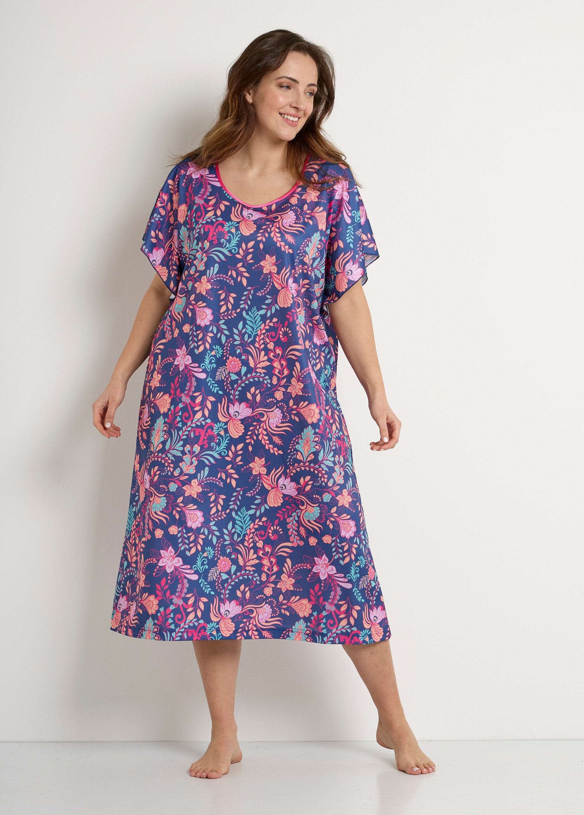 Robe_d'hôtesse_longue_satinée_imprimé_floral_Fond_marine_FA1_curvy