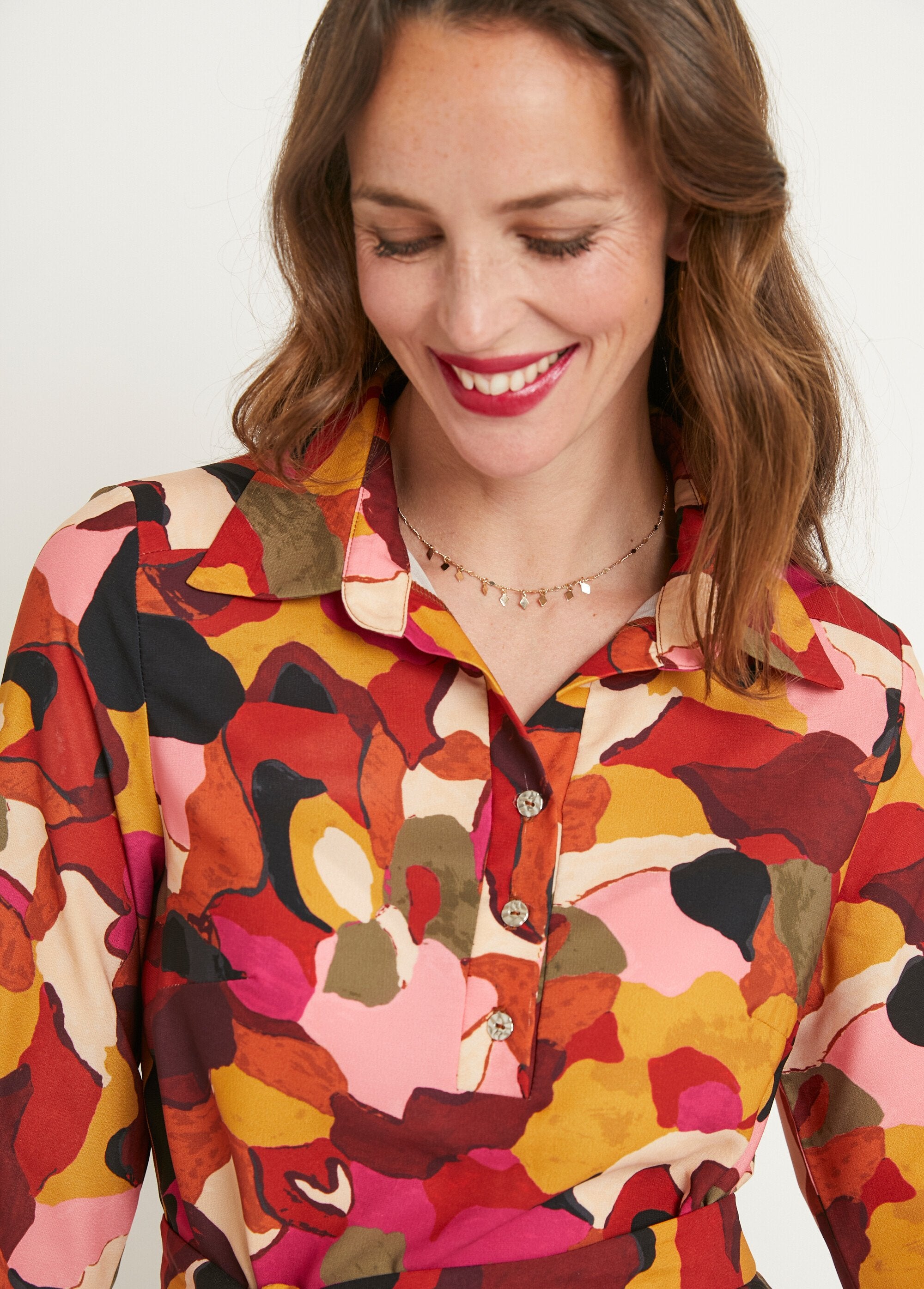 Robe_droite_courte_imprimée_col_chemisier_Rose_et_marron_DE1_slim