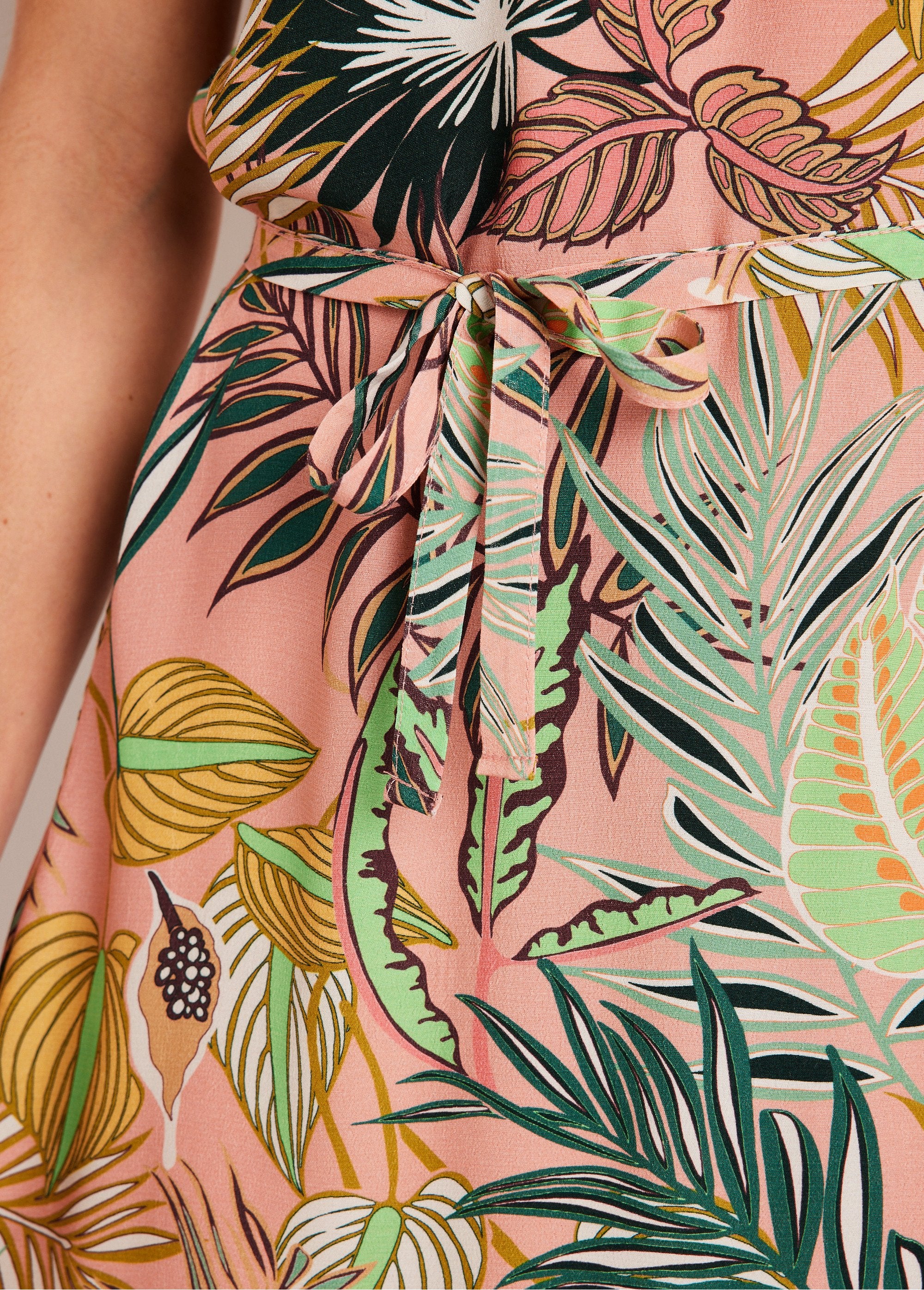 Robe_droite_courte_motif_feuilles_Rose_et_vert_DE2_slim