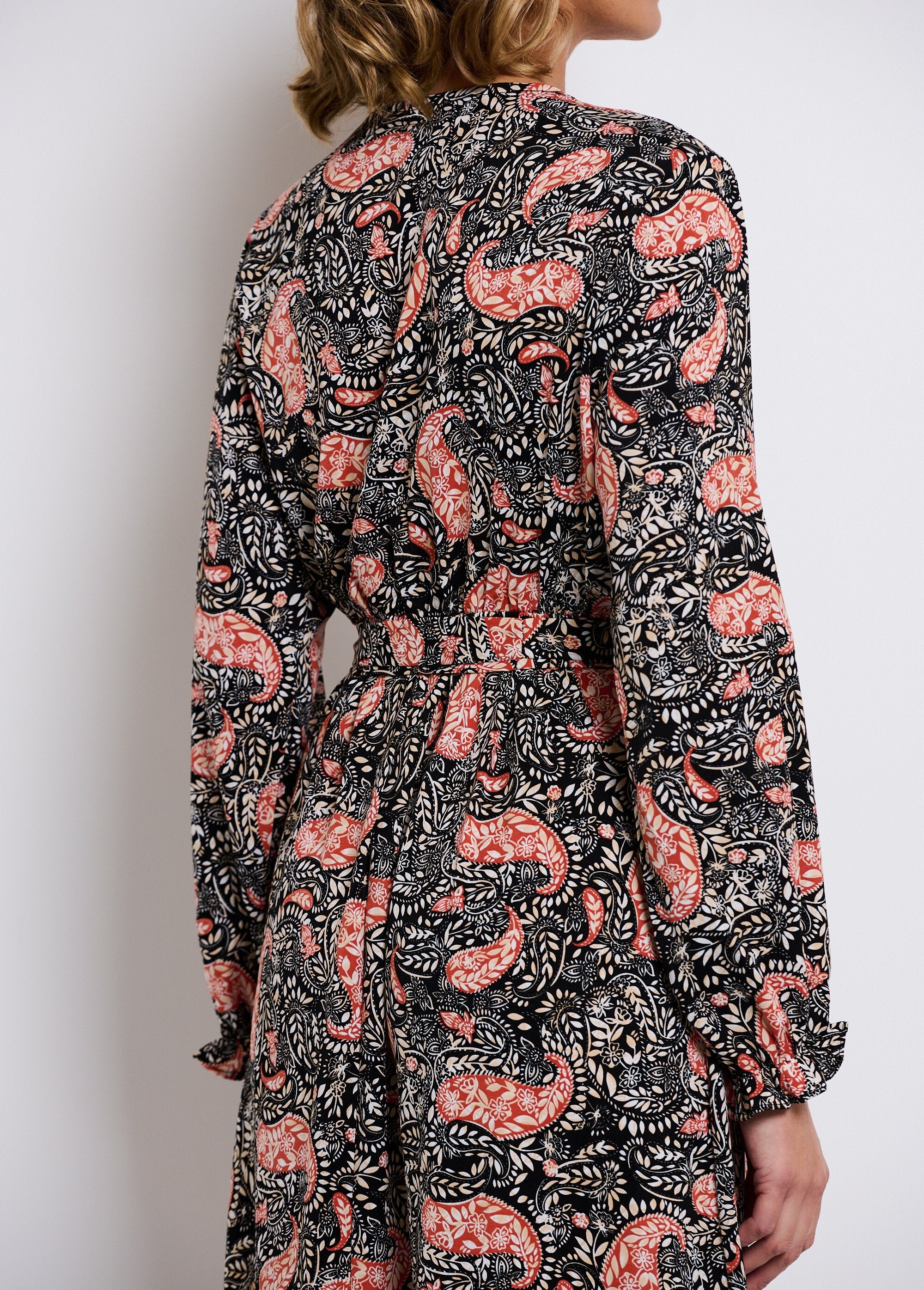 Robe_longue_à_volant_taille_élastiquée_Noir_et_brique_DE2_slim