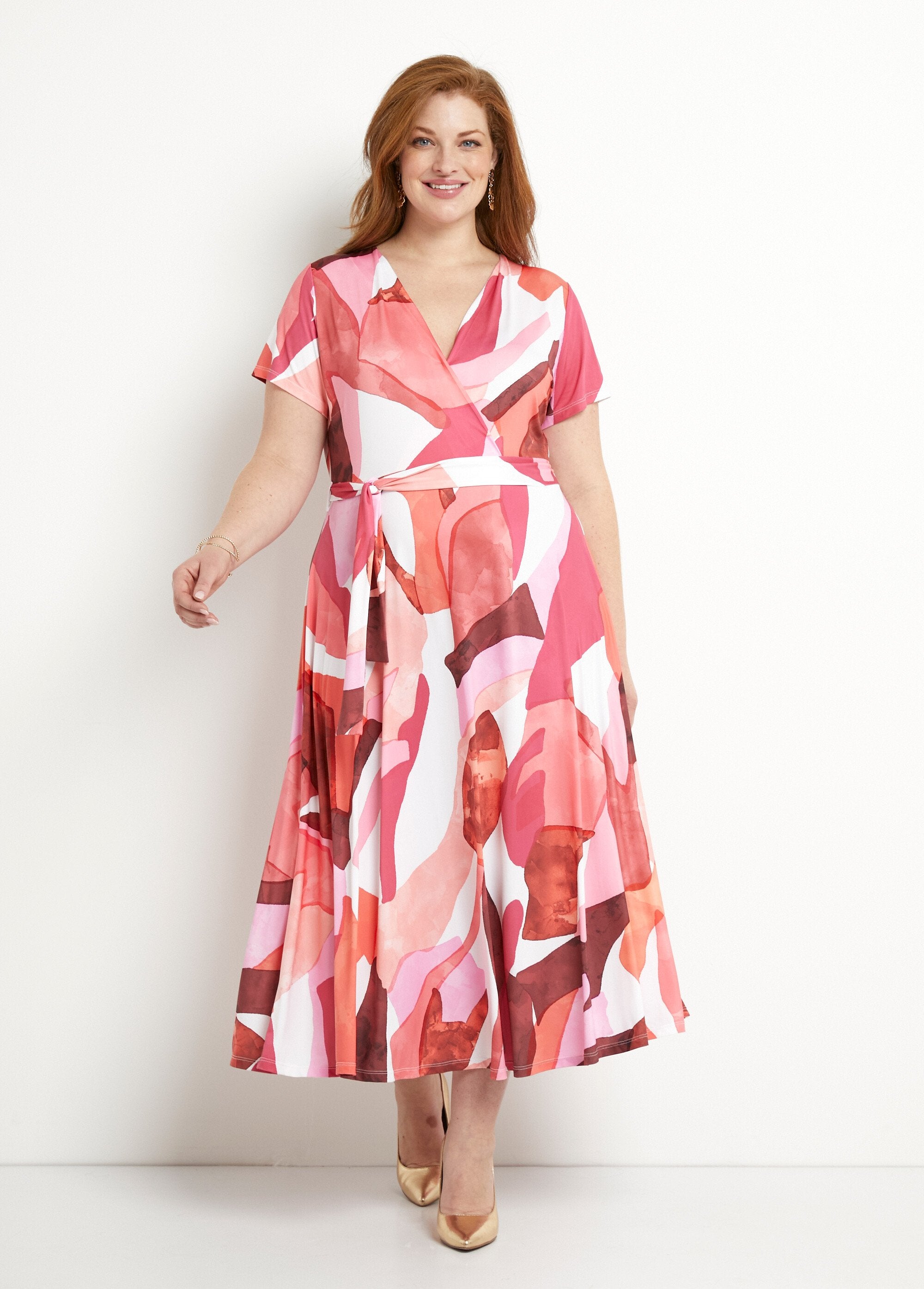 Robe_longue_cache-coeur_ceinturée_imprimée_Rose_et_orange_FA1_curvy