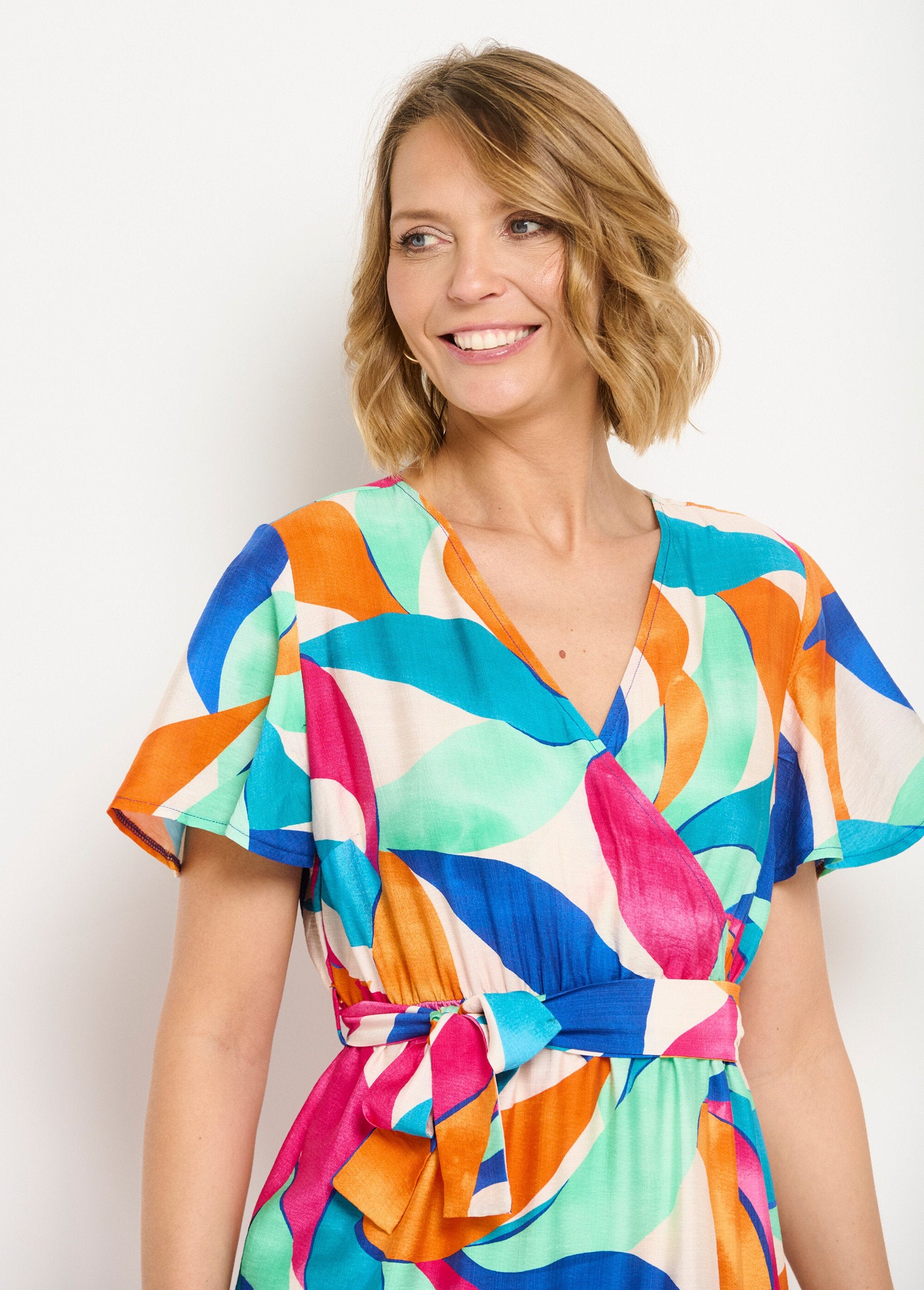 Robe_longue_cache-coeur_volantée_manches_courtes_Orange_et_bleu_DE1_slim