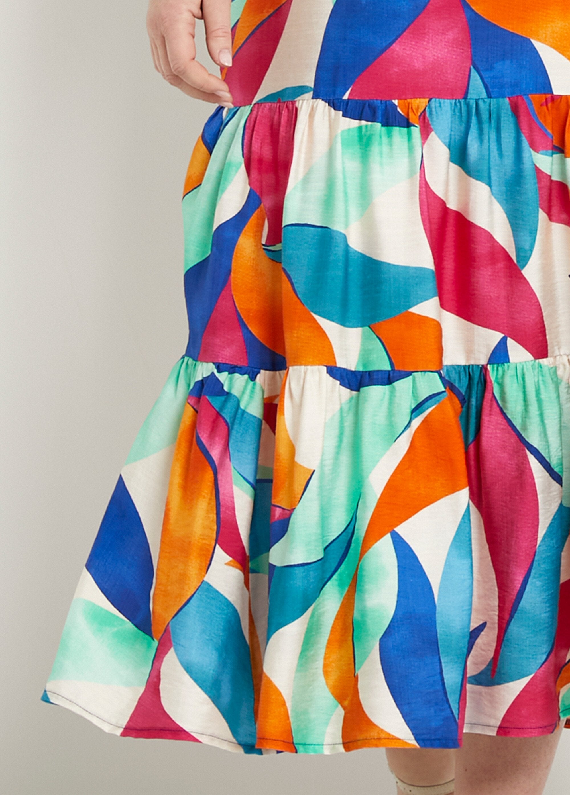 Robe_longue_cache-coeur_volantée_manches_courtes_Orange_et_bleu_DE2_curvy