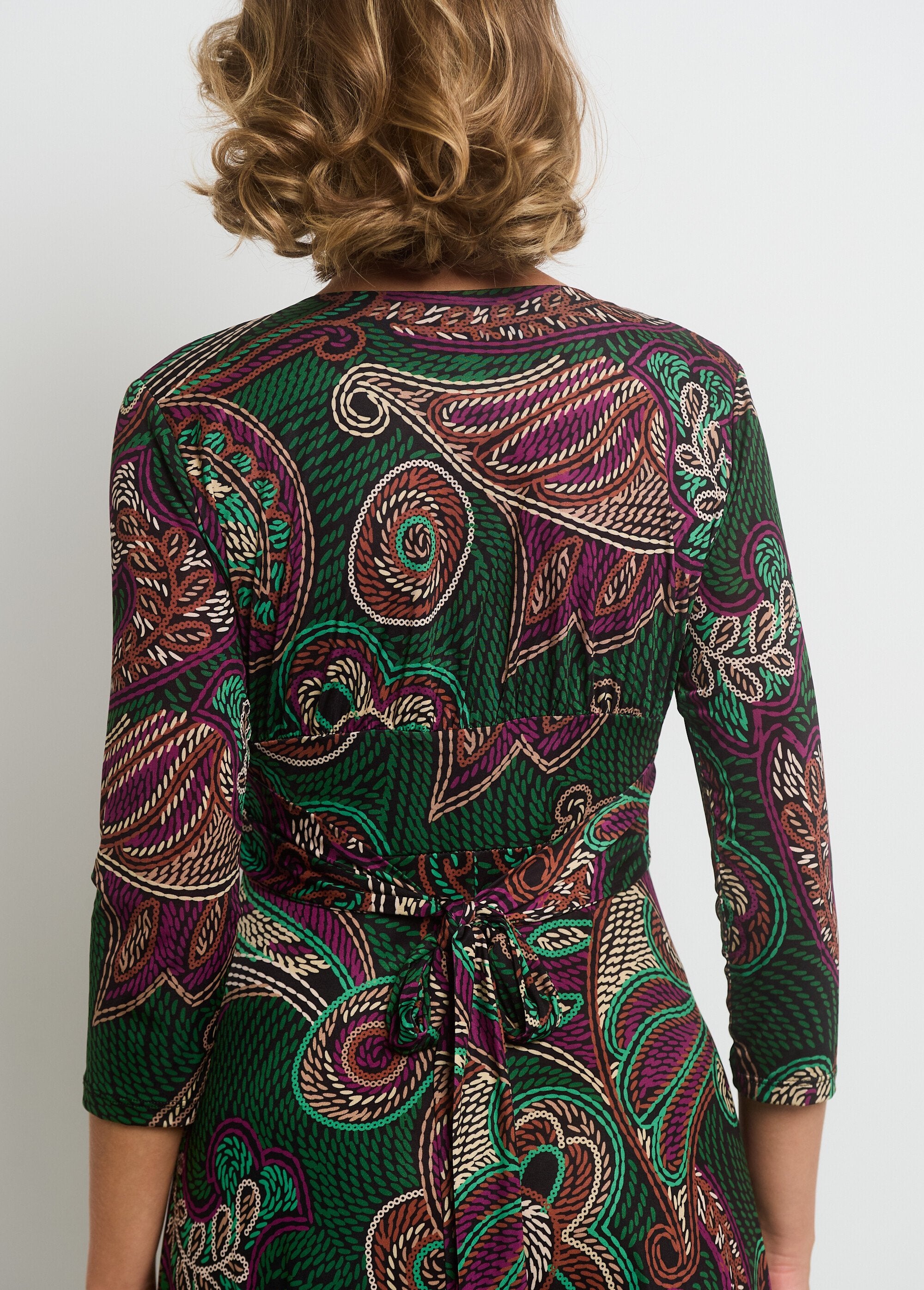 Robe_portefeuille_taille_drapée_en_maille_Rose_et_vert_DO2_slim