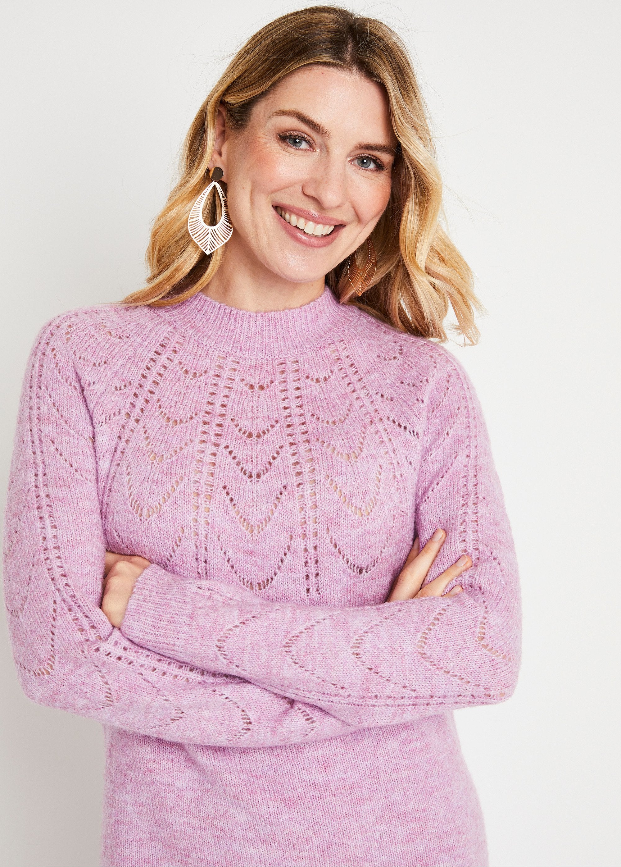 Robe-pull_courte_tricot_ajouré_col_rond_Lilas_DE2_slim