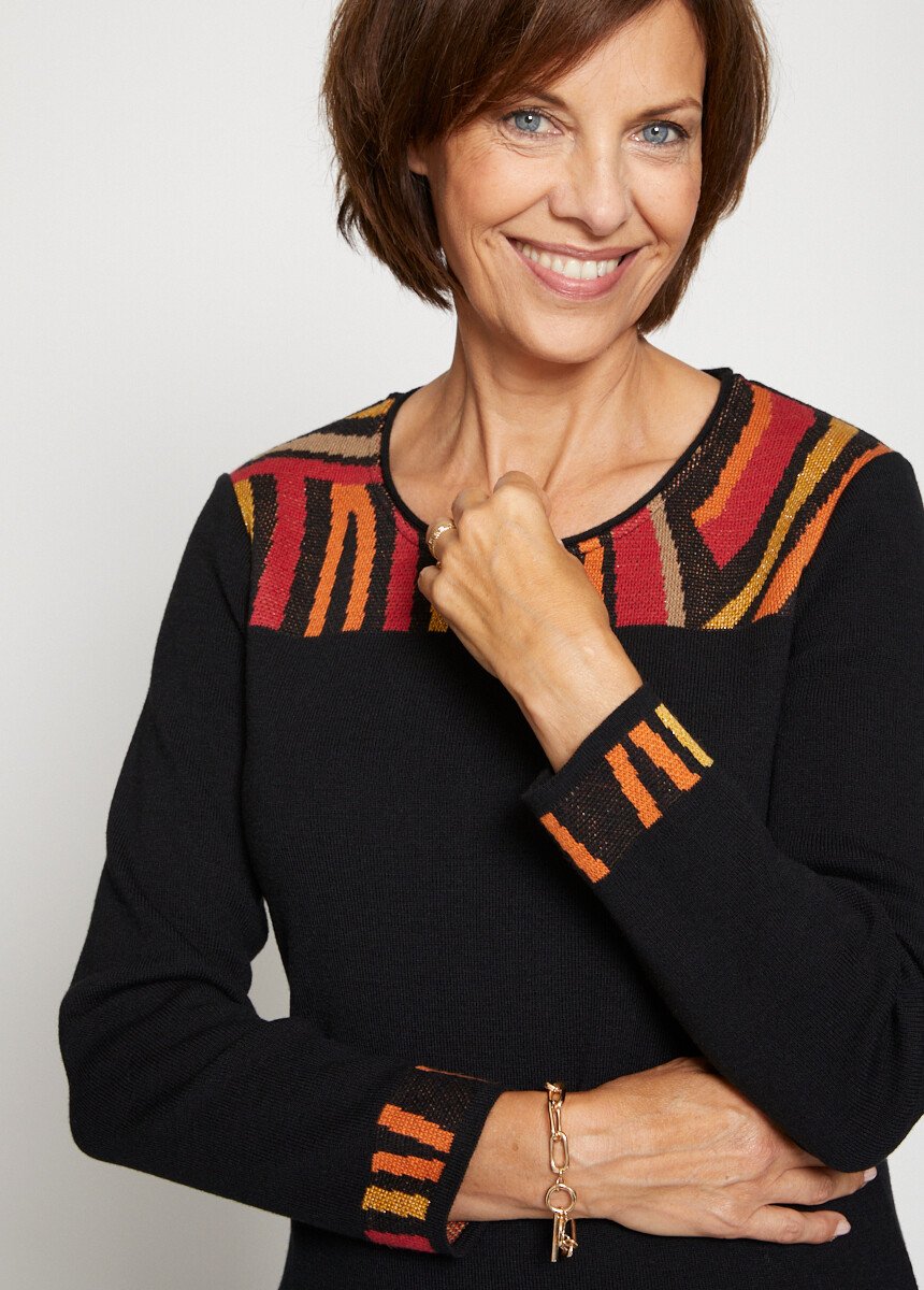 Robe-pull_fantaisie_jacquard_Fond_noir_DE2_slim