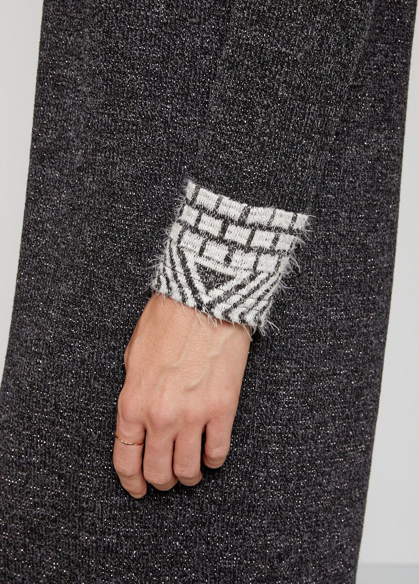 Iriserende_gebreide_trui_met_jacquarddetail_Gris_DE2_slim