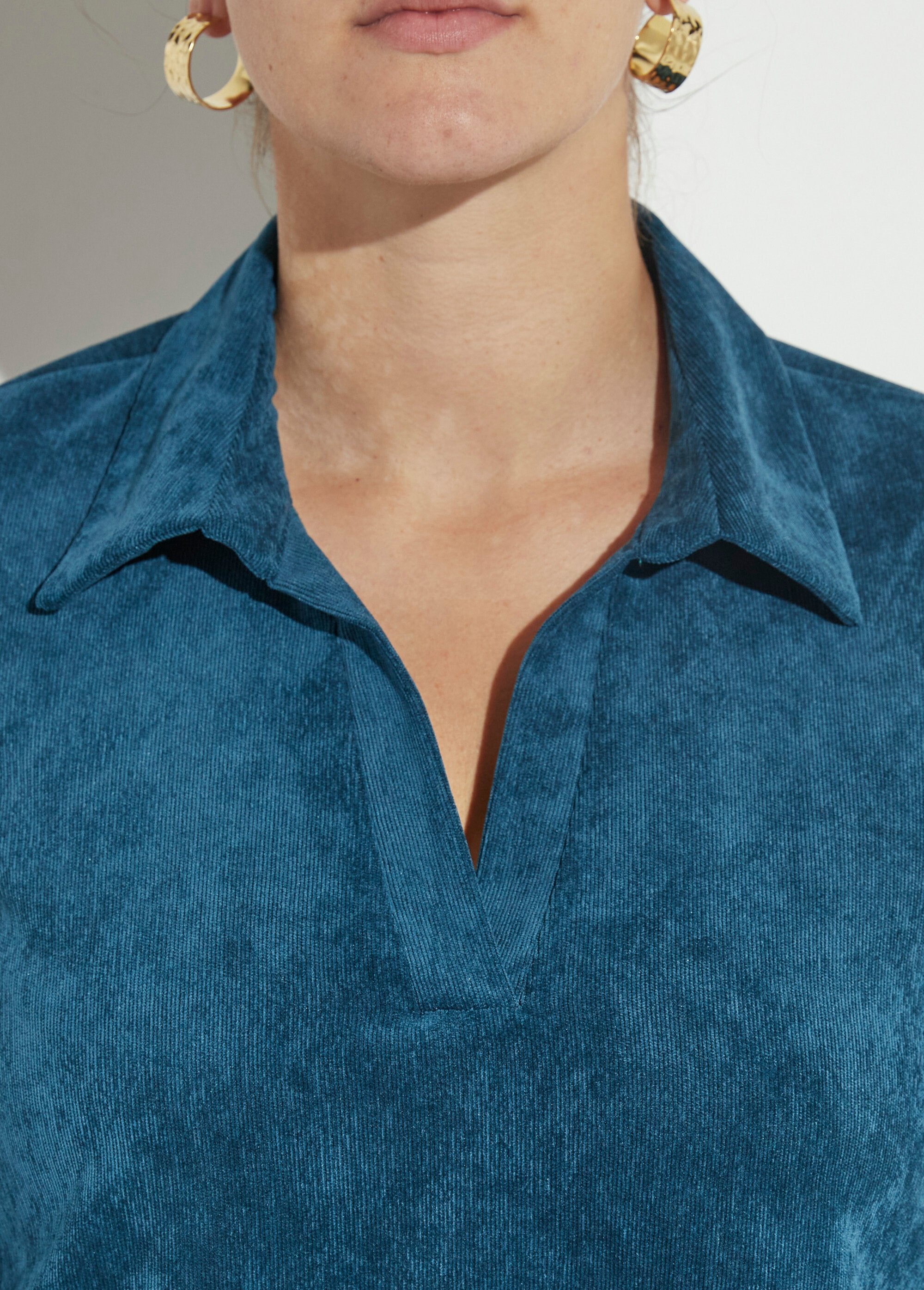 Robe_trapèze_col_V_et_velours_milleraies_Emeraude_DE1_curvy