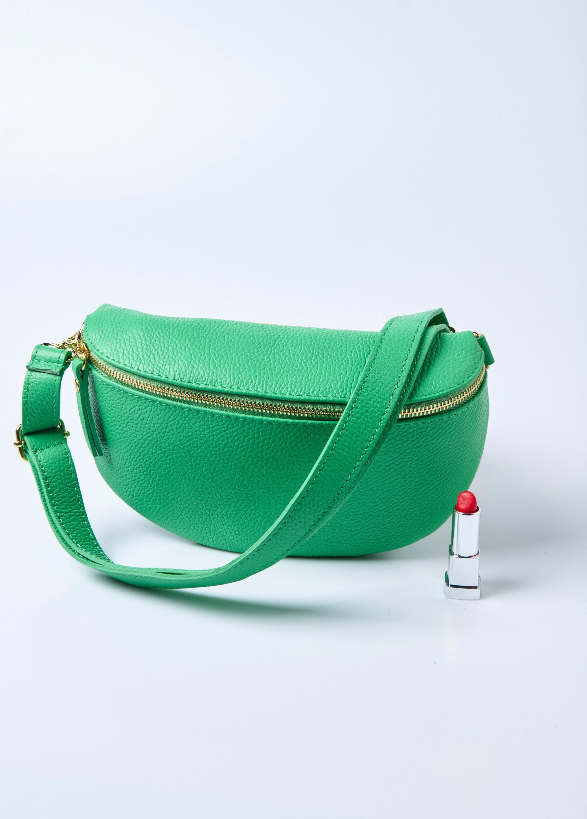 Leren_heuptasje_met_rits_en_schouderriem_Vert_vif_FA1_slim