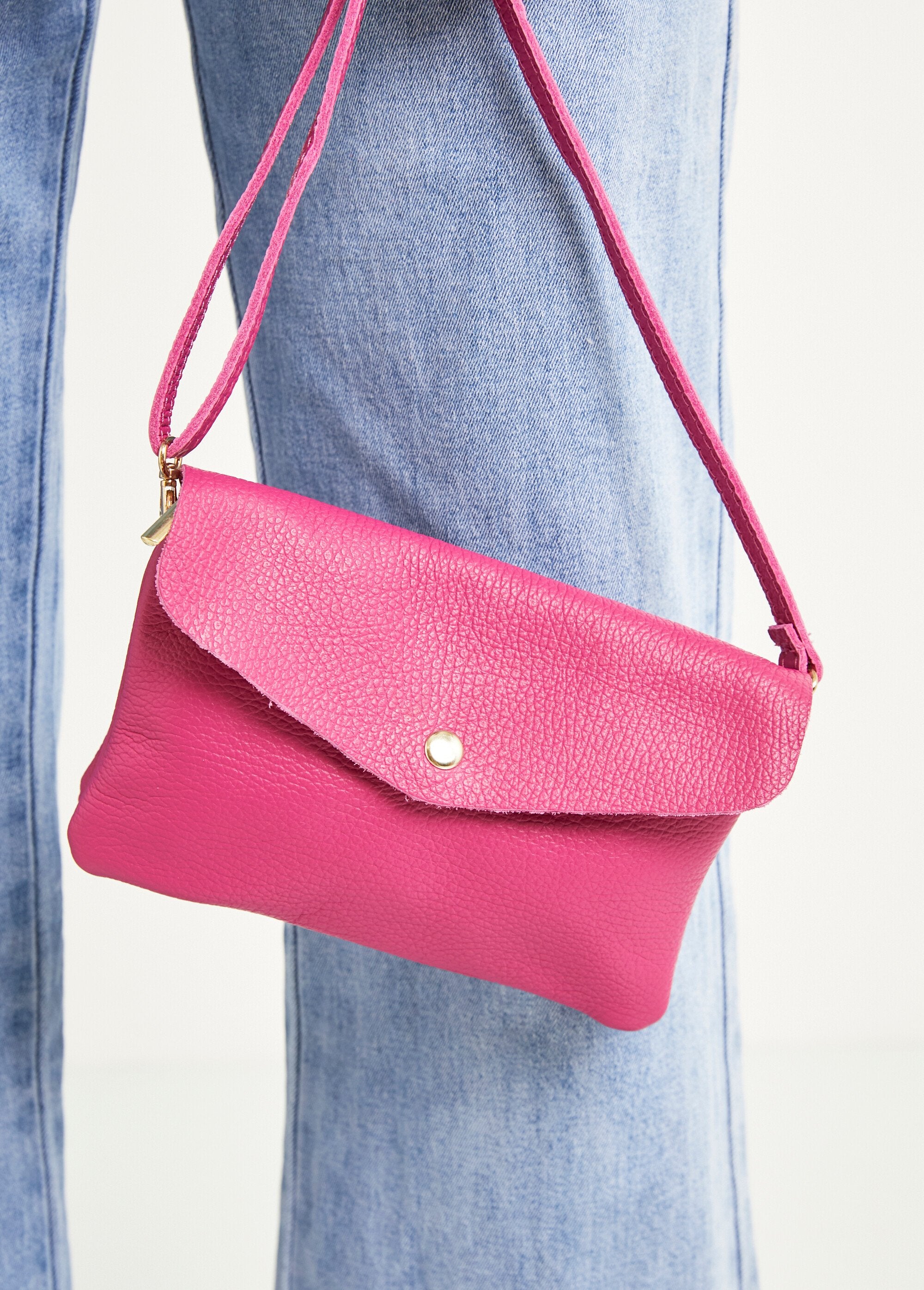 Sac_pochette_bandoulière_cuir_grainé_Magenta_fuchsia_FA2_slim