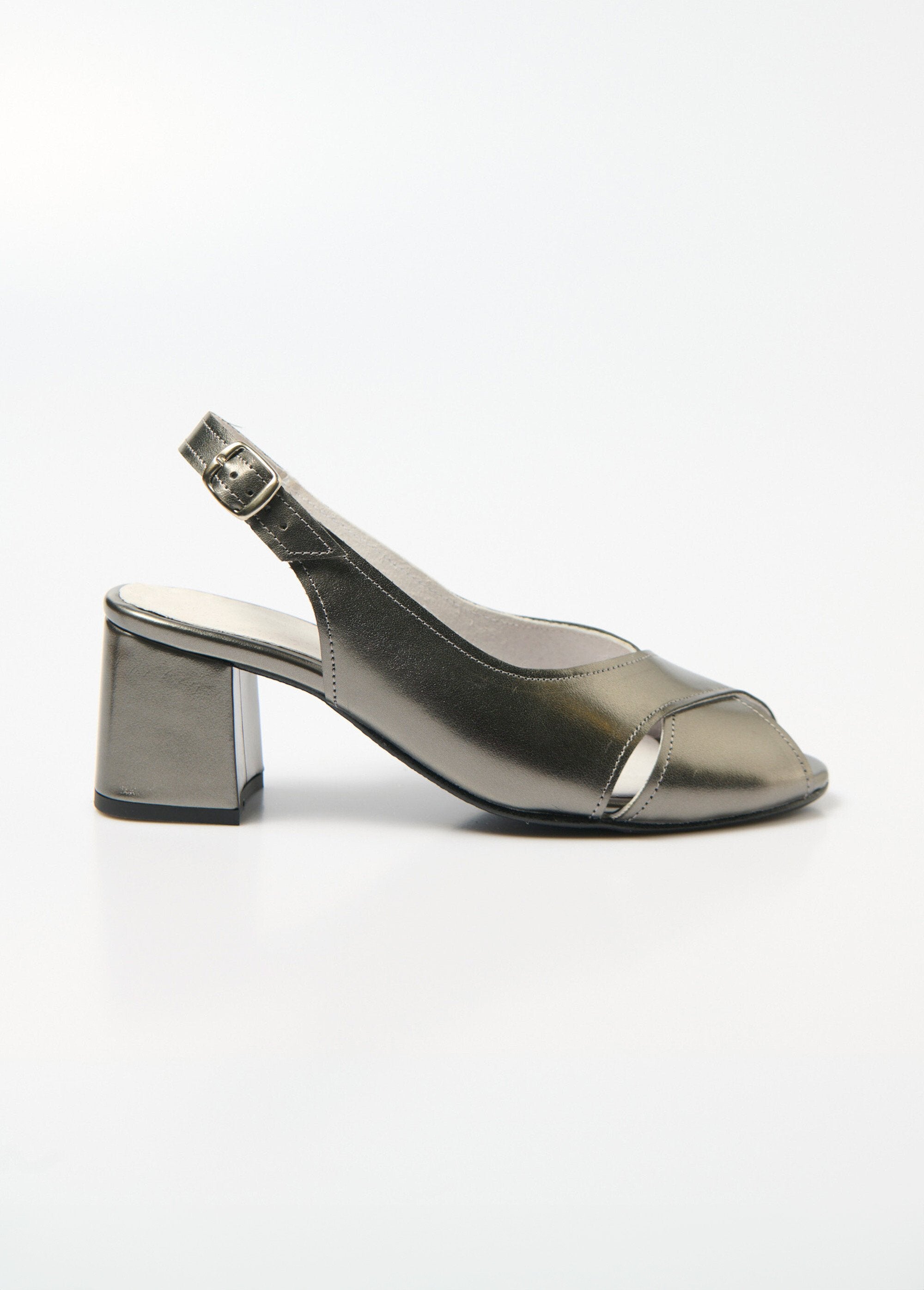 Comfortabele_breedtesandalen_met_gekruiste_bandjes_Bronze_DR1_slim