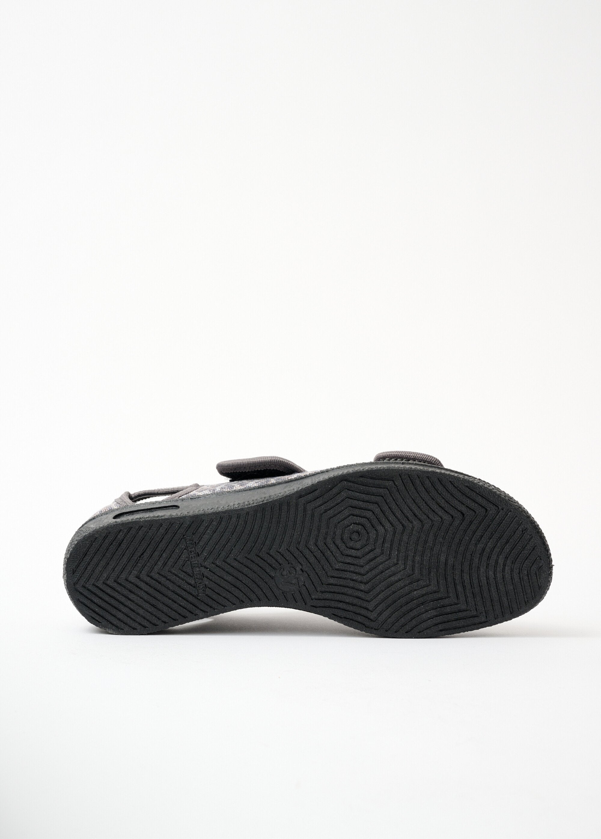 Sandales_vegan_largeur_confort_Gris_UN1_slim