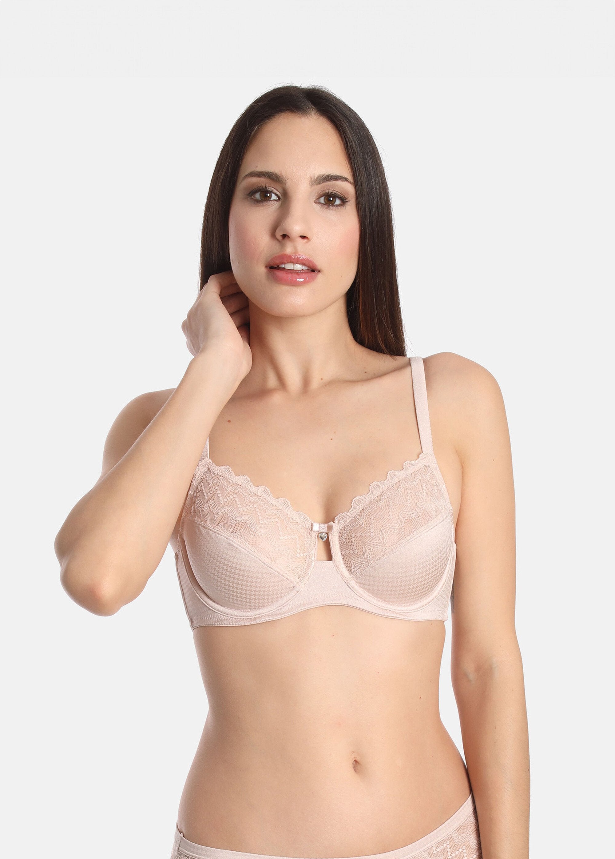 Soutien-gorge_emboitant_dentelle_Peau_FA1_slim