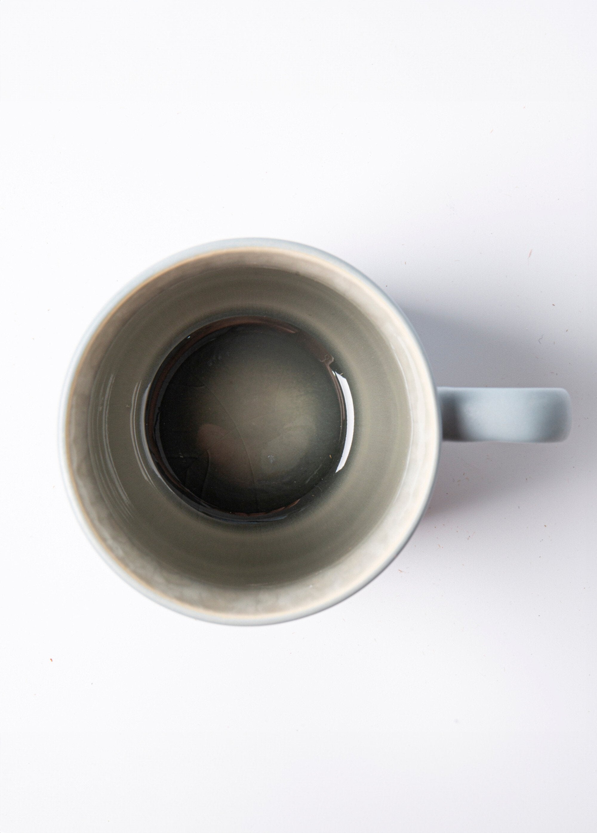 Set_van_2_geglazuurde_aardewerk_mokken_met_handvatten,_medium_Bleu_gris_OV1_slim