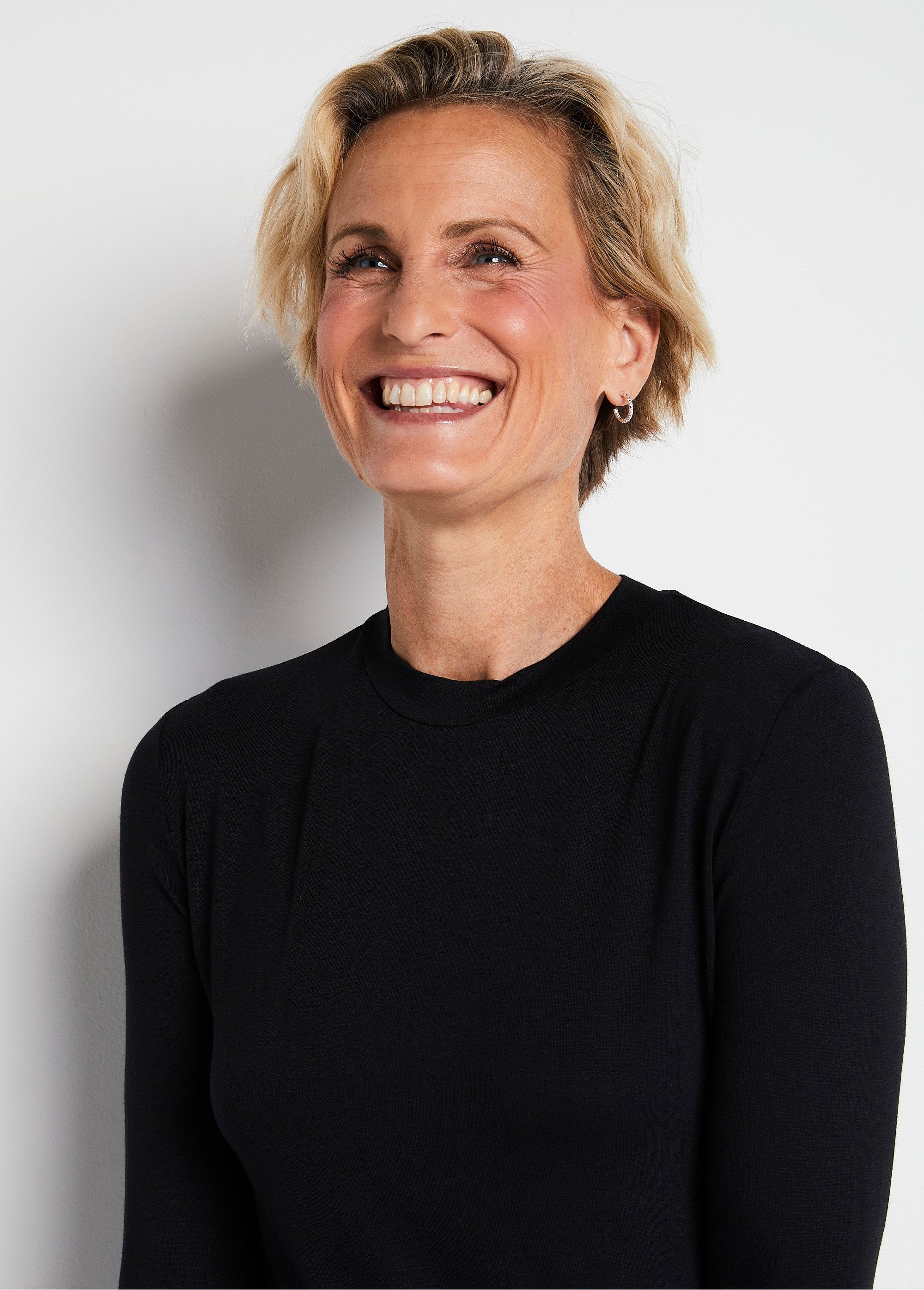 Sous-pull_extensible_col_montant_Uni_noir_DE1_slim