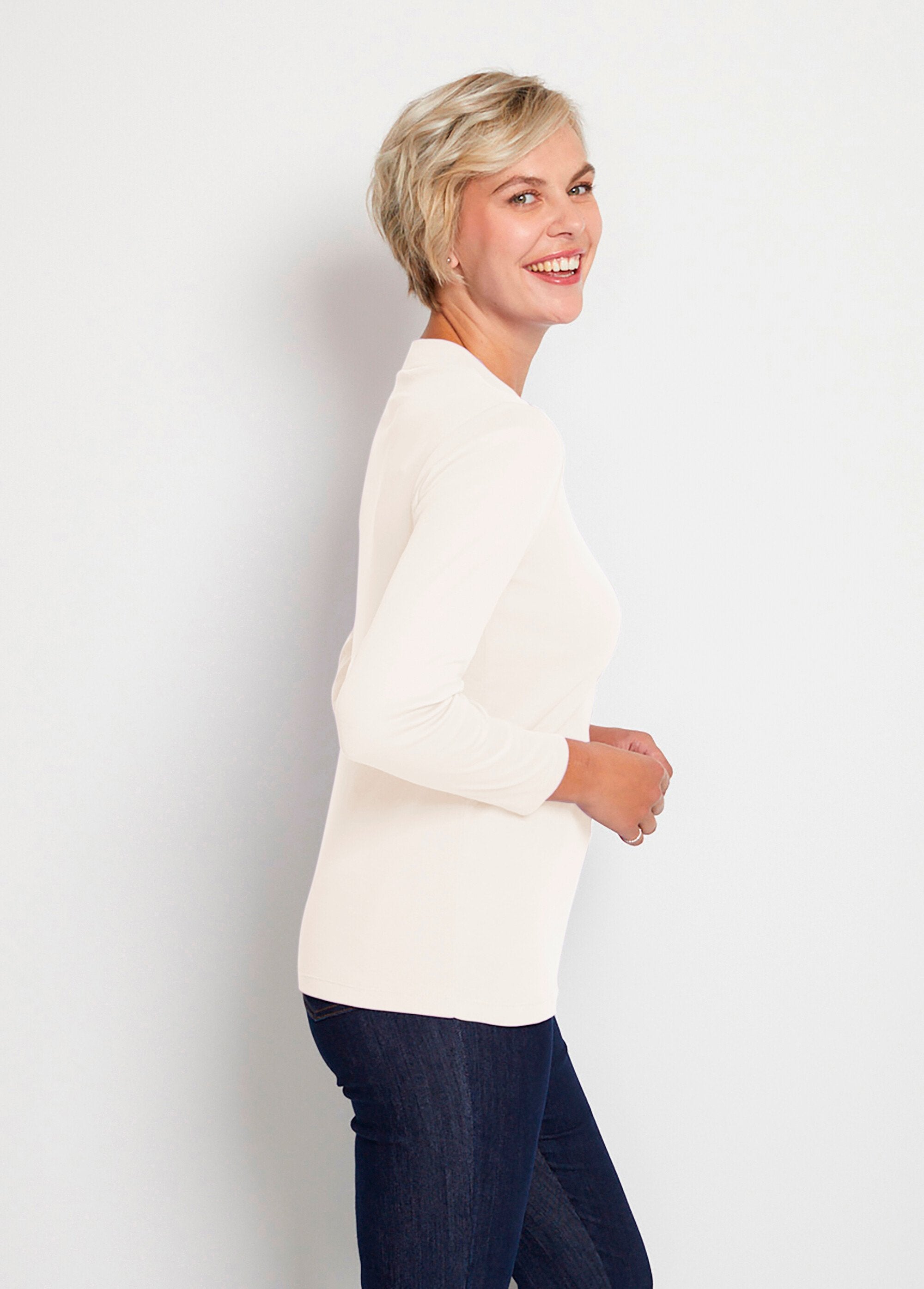 Zacht_gebreide_lange_trui_Uni_naturel_DR1_slim