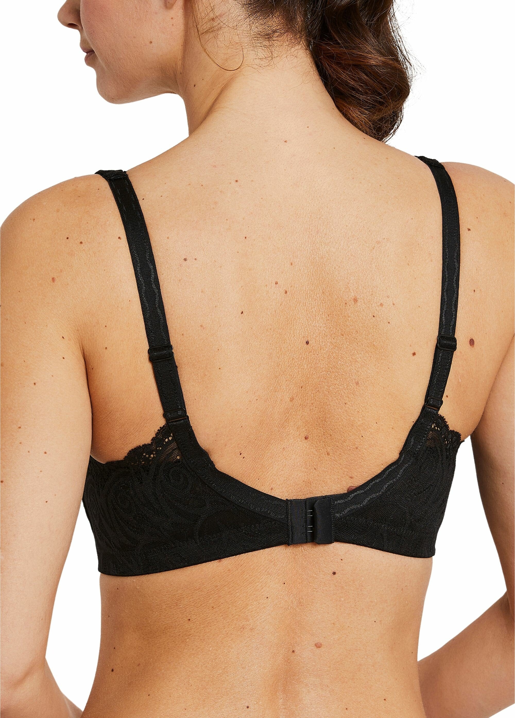 Soutien-gorge_sans_armatures_dentelle_Noir_DO1_slim