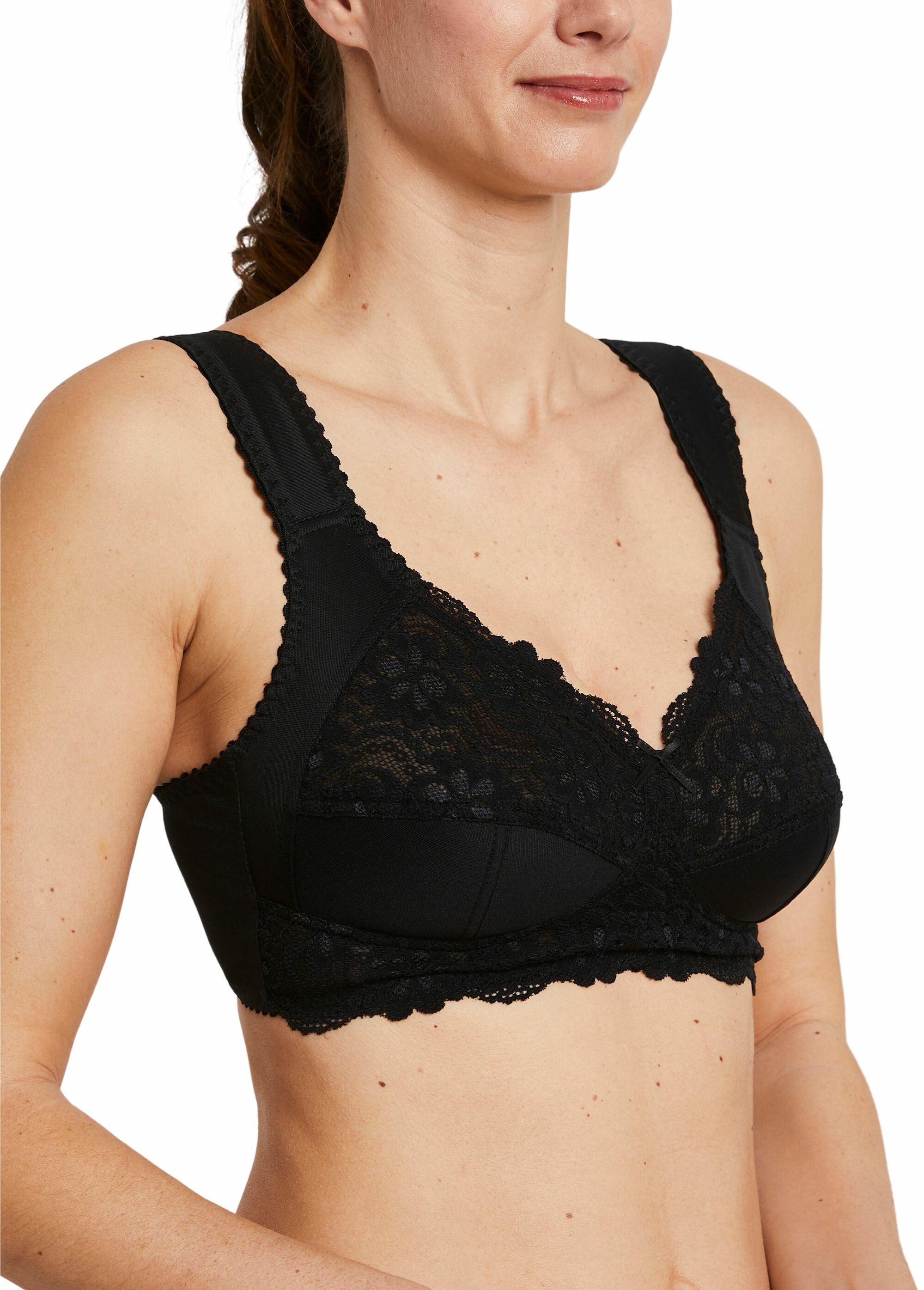Soutien-gorge_sans_armatures_dentelle_Noir_FA2_slim
