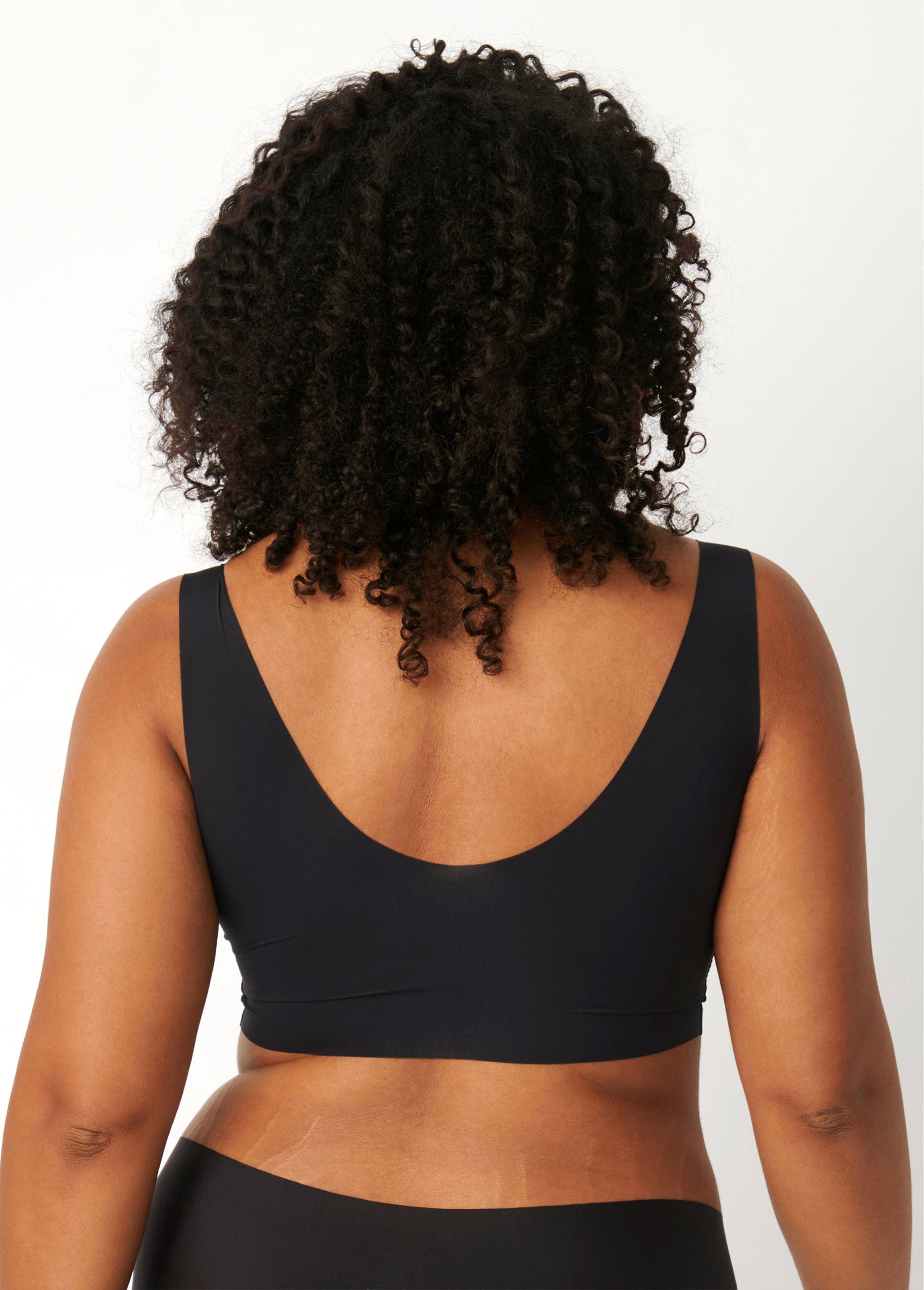 Brassière_Zero_Feel_Noir_DO1_curvy