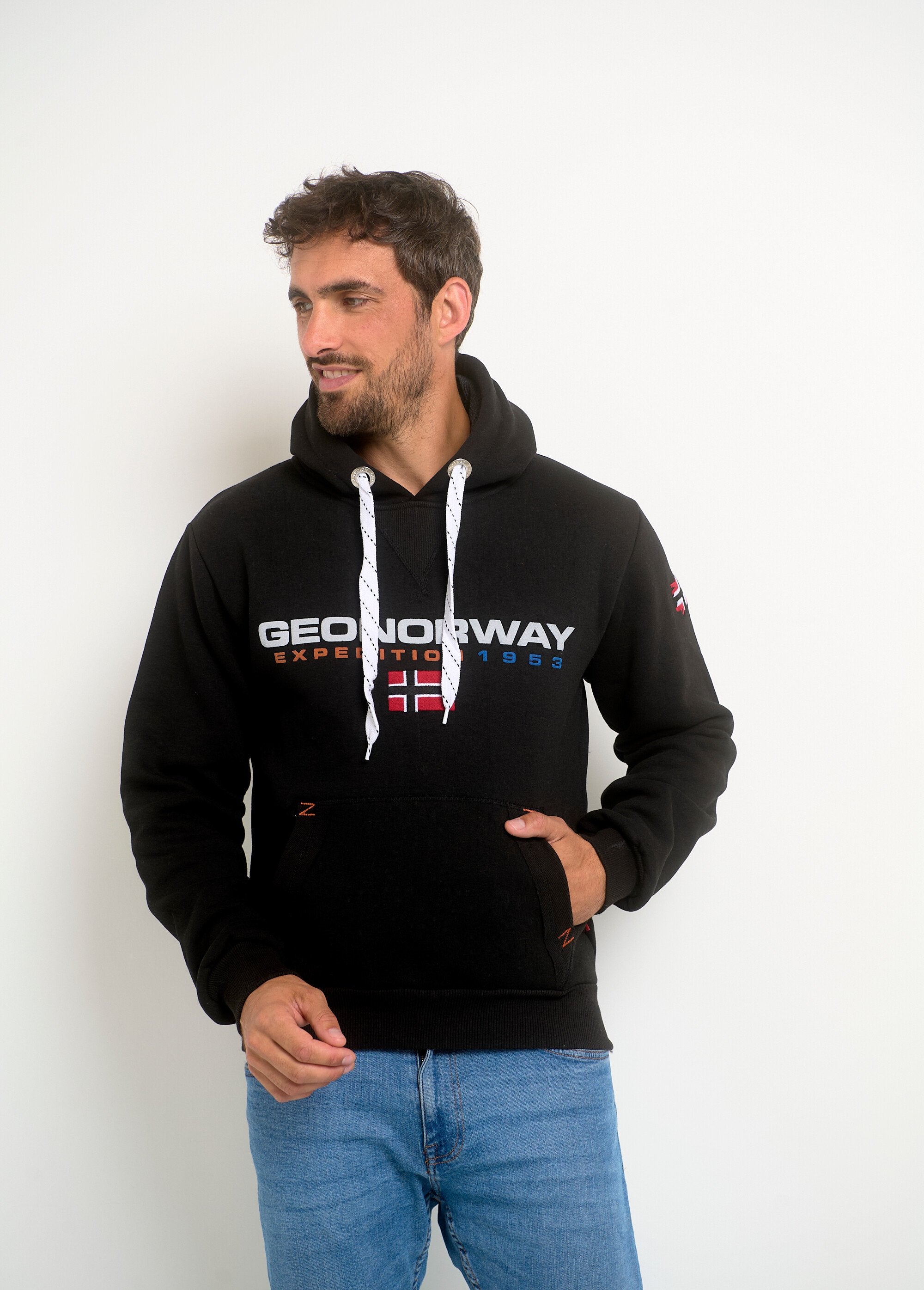 Sweat_pour_homme_avec_poche_kangourou_Noir_FA1_slim