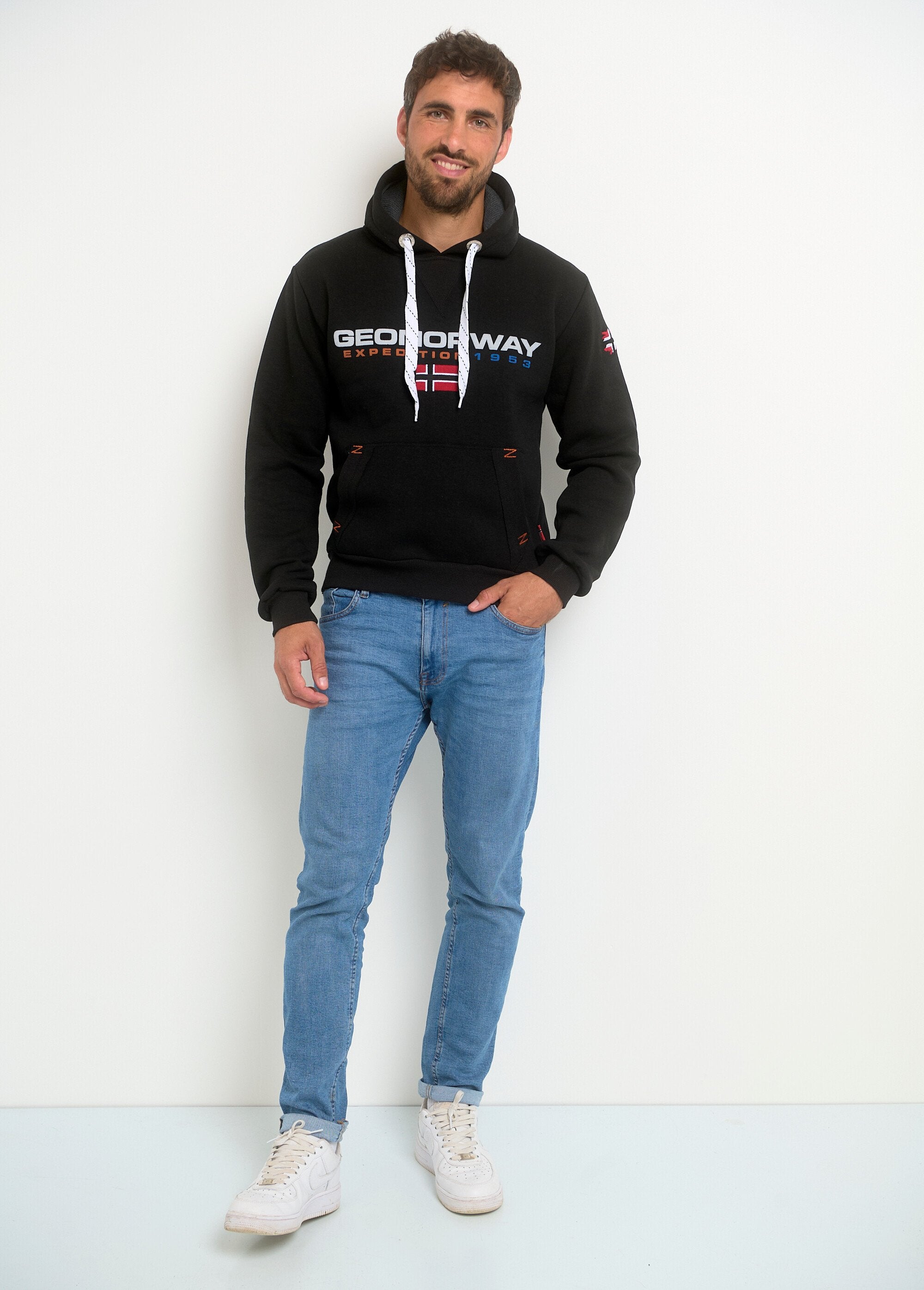 Sweat_pour_homme_avec_poche_kangourou_Noir_SF1_slim