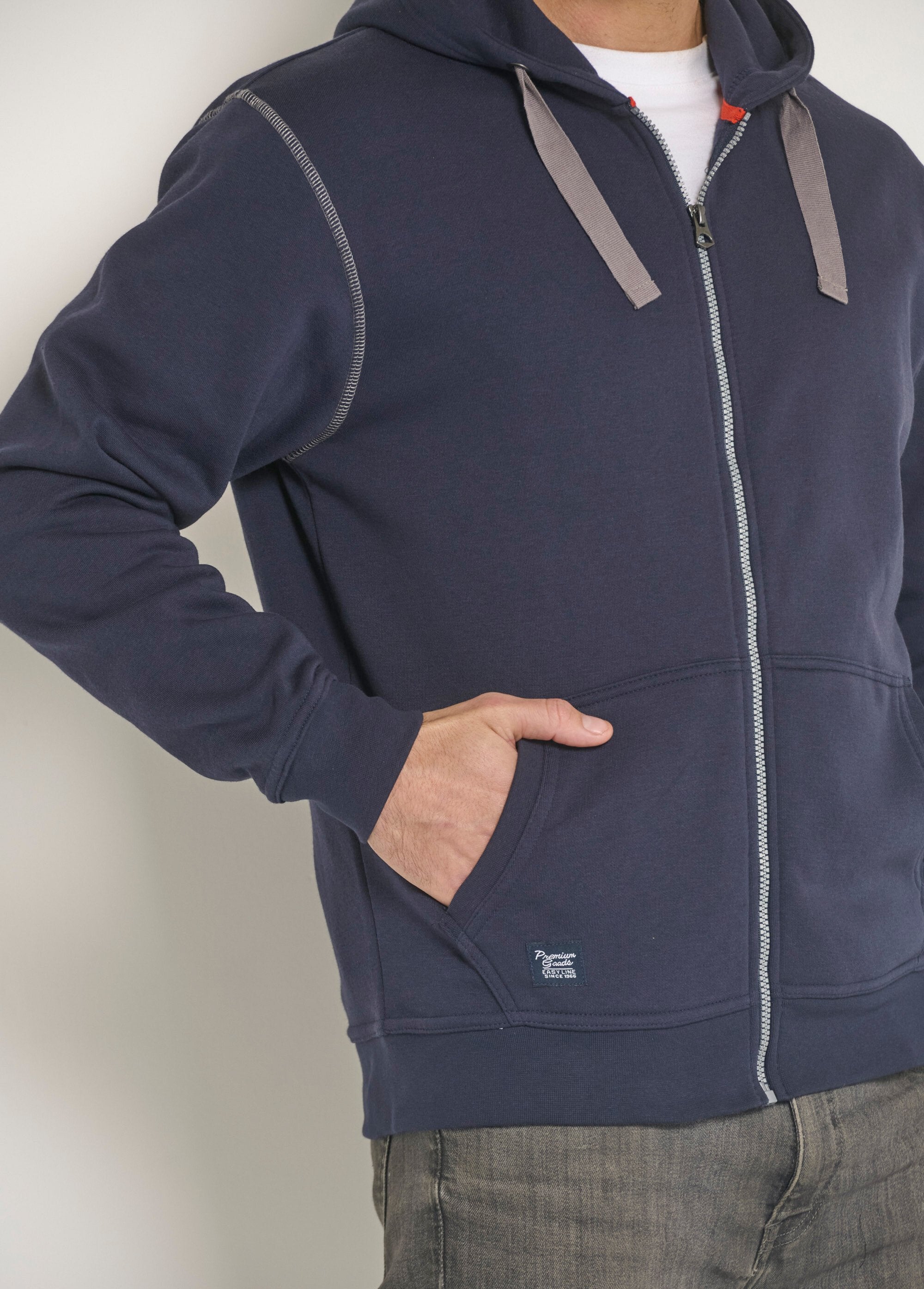 Sweater_met_rits_en_contrasterende_details_Marine_DE1_slim