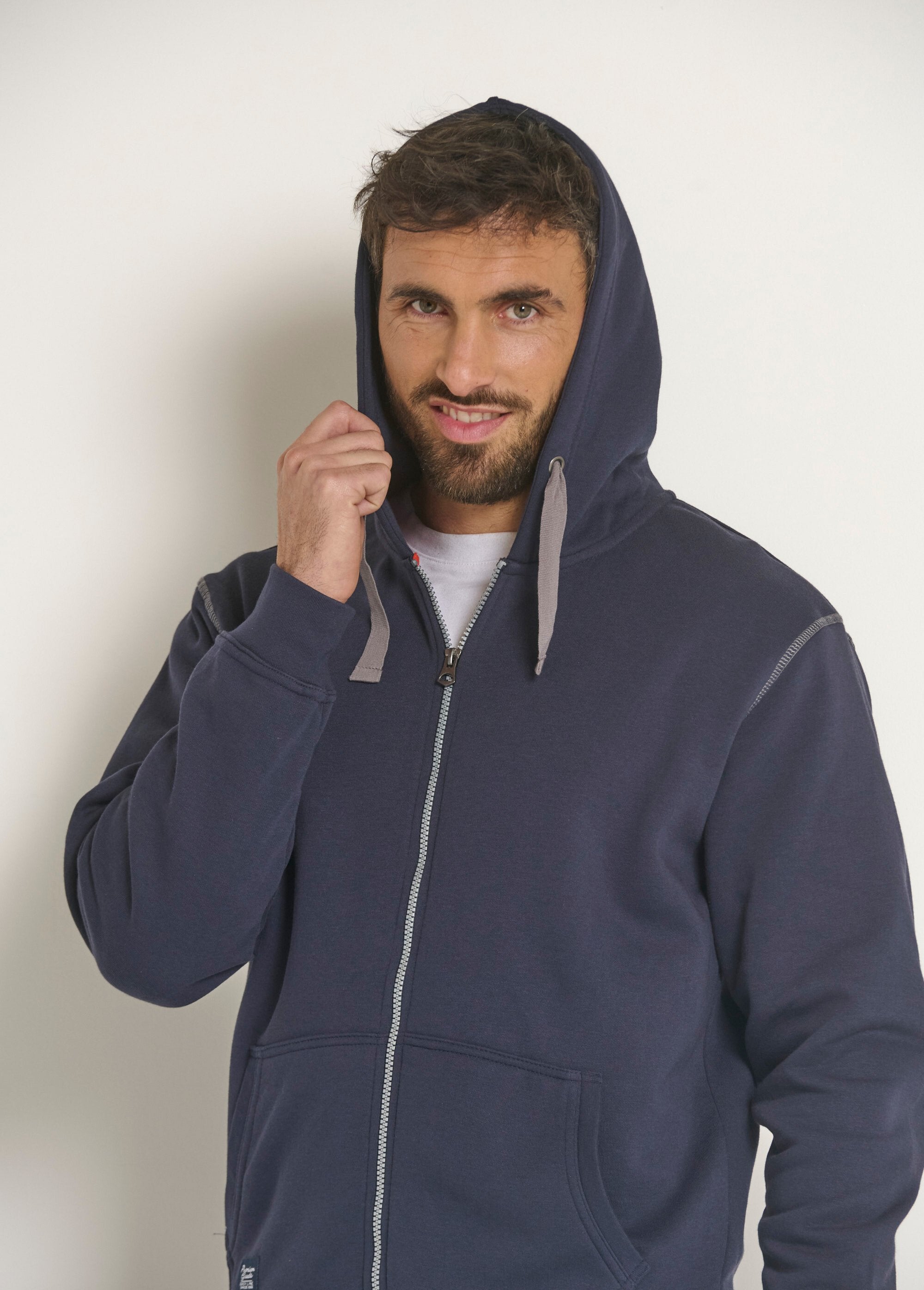 Sweater_met_rits_en_contrasterende_details_Marine_DE2_slim