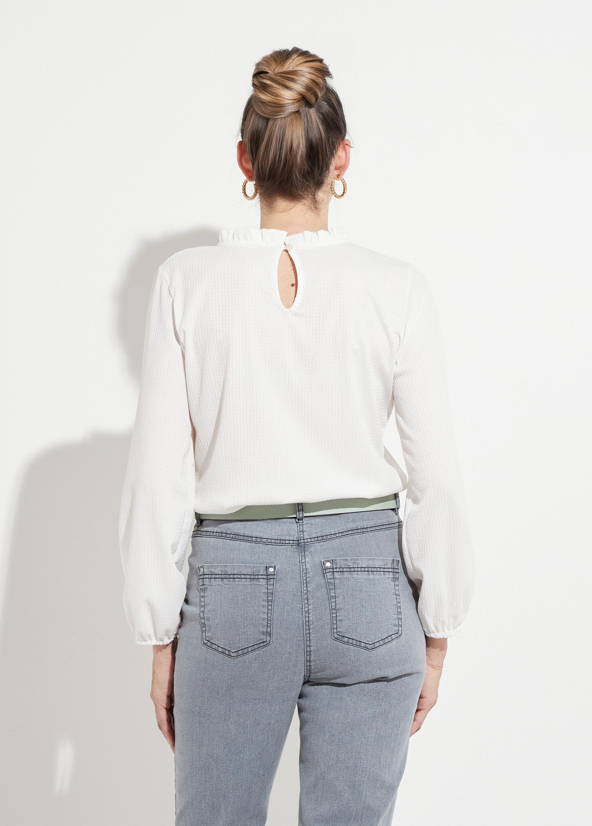 T-shirt_blanc_col_montant_volanté_maille_gaufrée_Blanc_DO1_slim