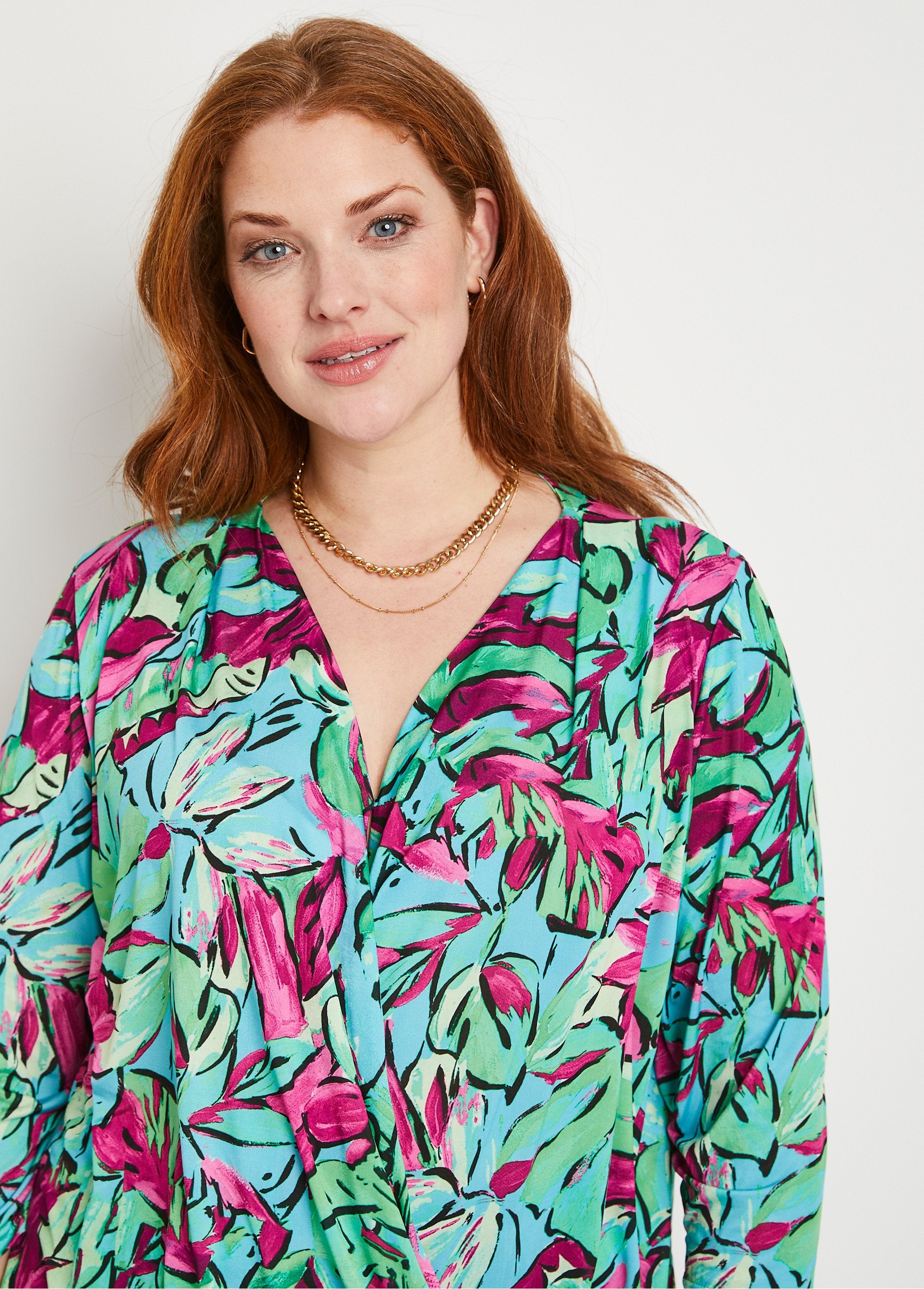 T-shirt_blousant_cache-coeur_Vert_et_fuchsia_DE2_curvy