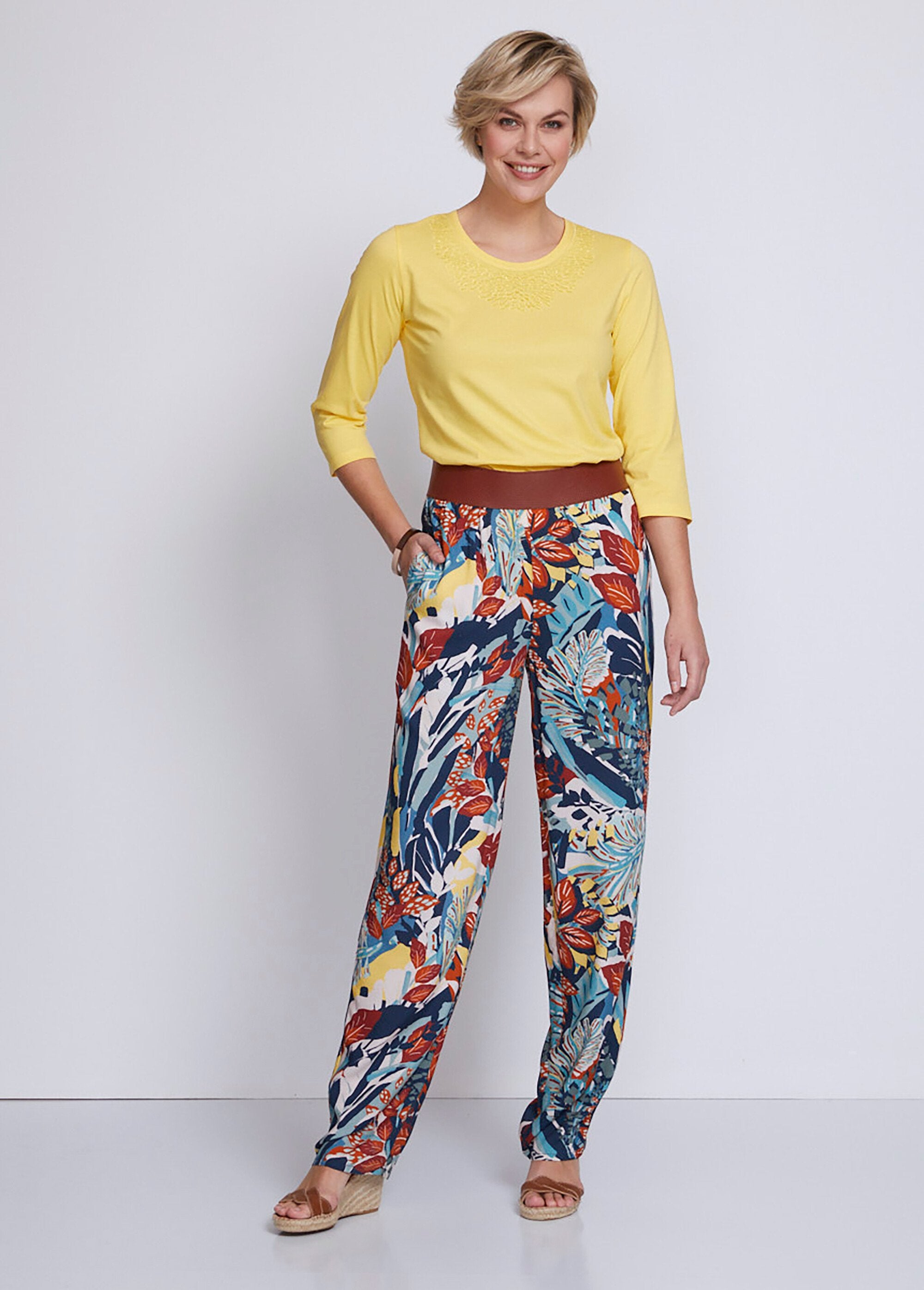 T-shirt_manches_3/4_col_brodé_clouté_Jaune_SF1_slim