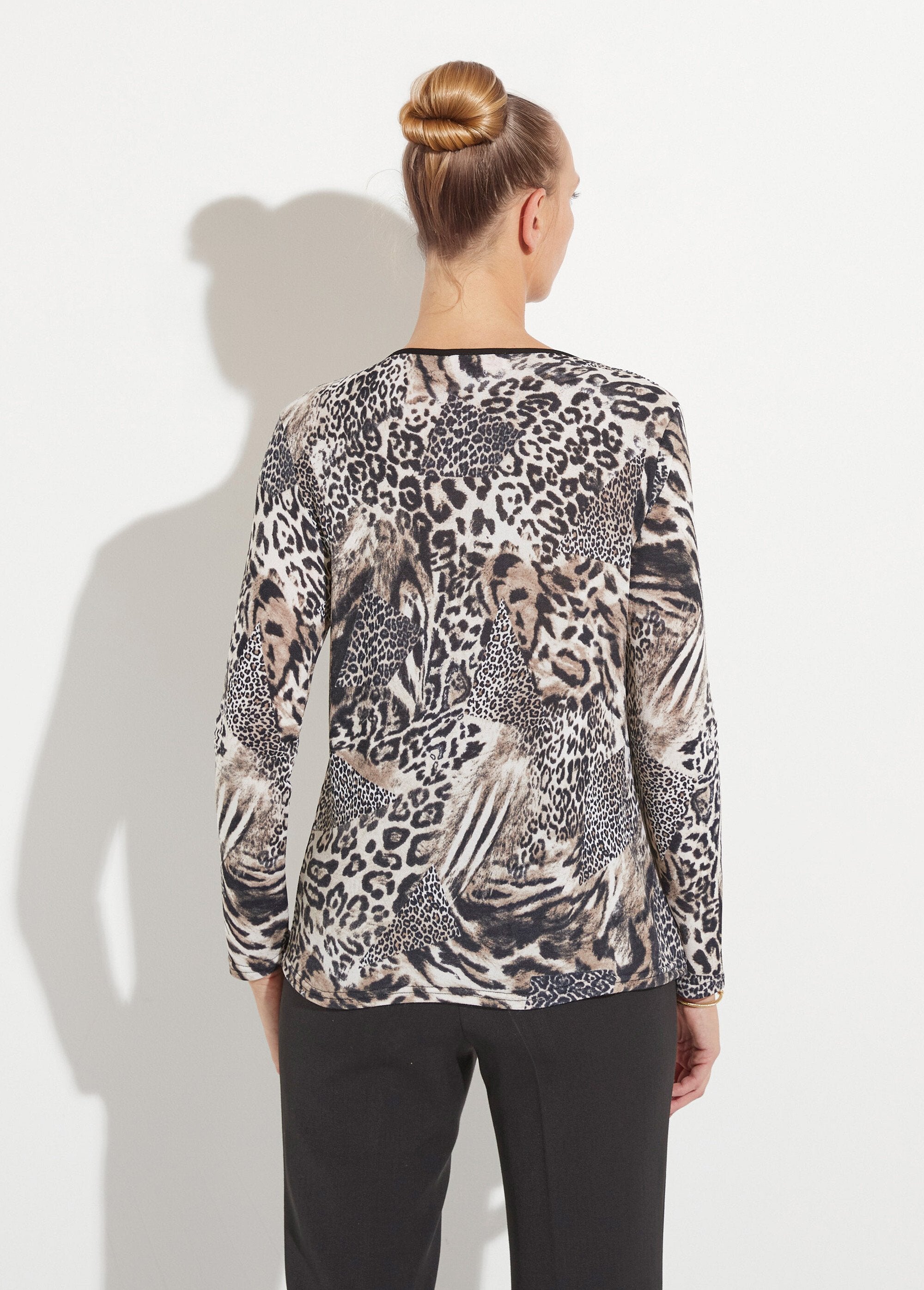 T-shirt_col_rond_imprimé_patchwork_peau_de_bête_Beige_et_noir_DO1_slim