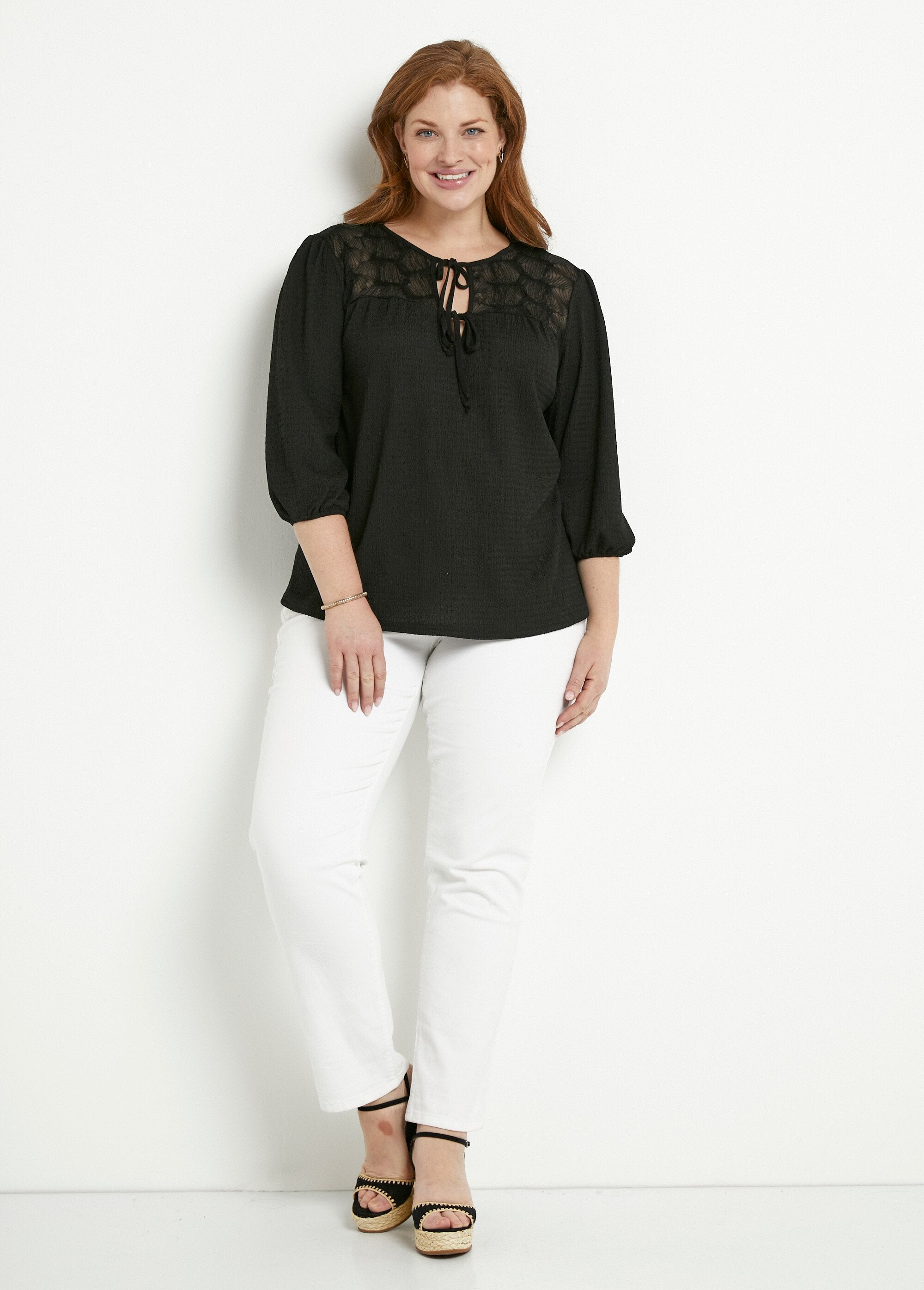 T-shirt_met_V-hals_en_3/4_mouwen_Noir_SF1_curvy