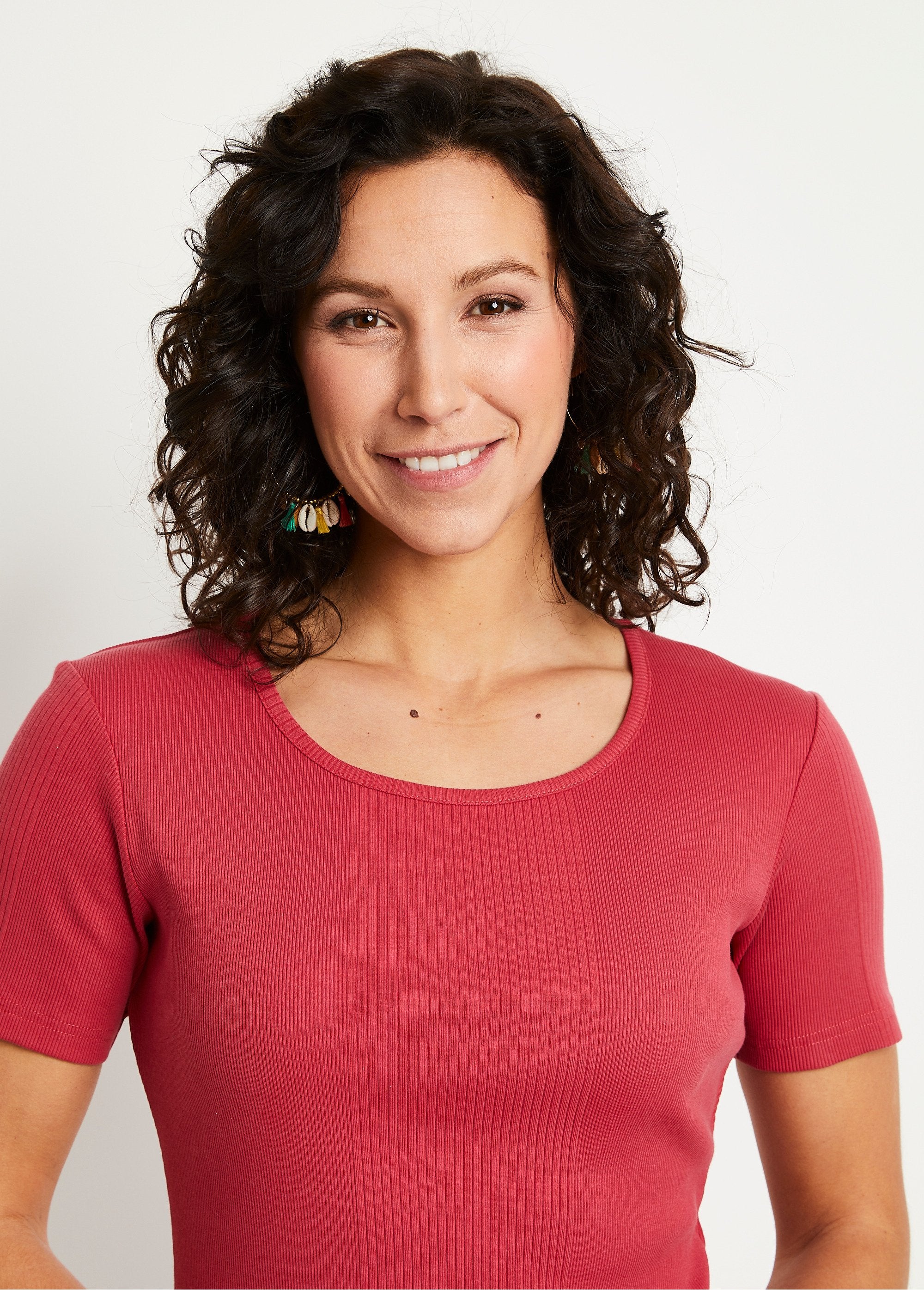 T-shirt_court_col_rond_maille_côtelée_Griotte_DE1_slim