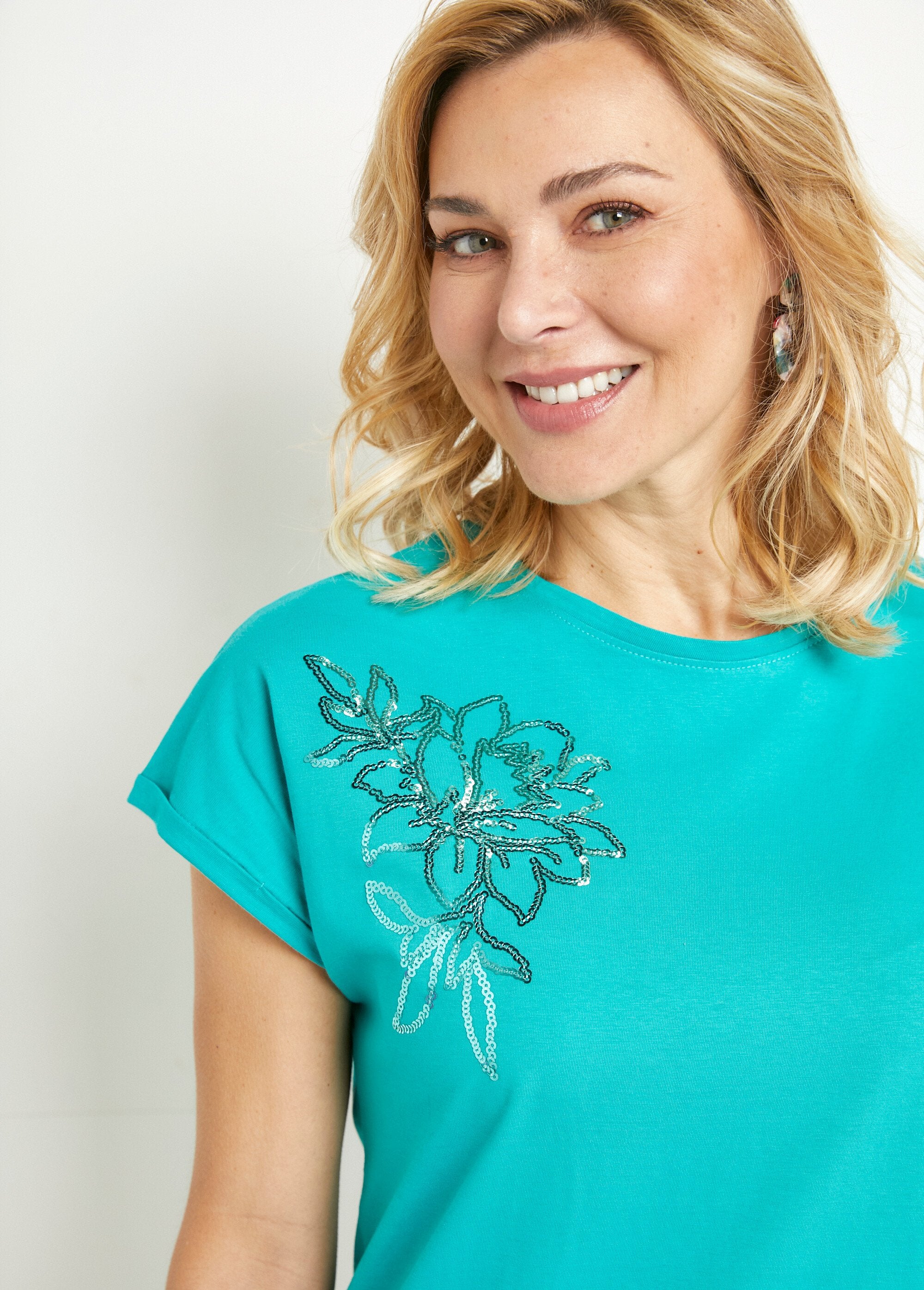 Effen_katoenen_T-shirt_met_pailletten,_korte_mouwen_Turquoise_DE1_slim