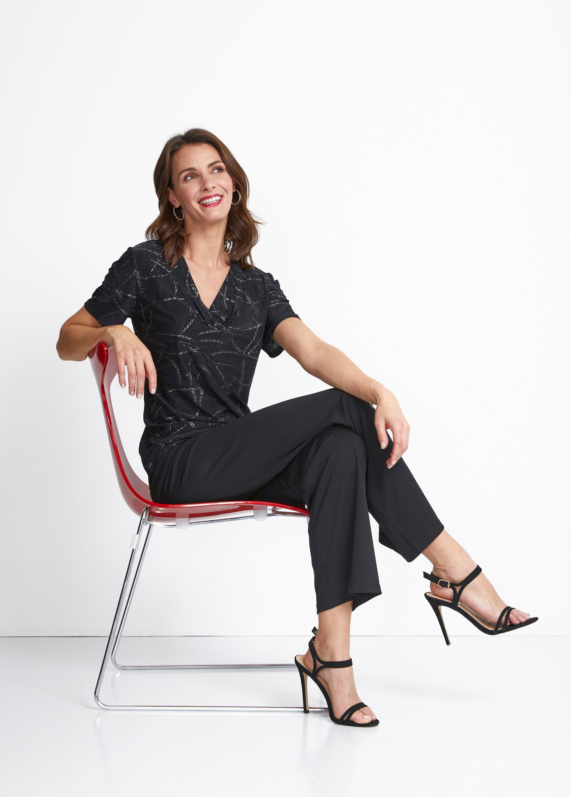 T-shirt_court_col_croisé_brillant_Noir_SF1_slim