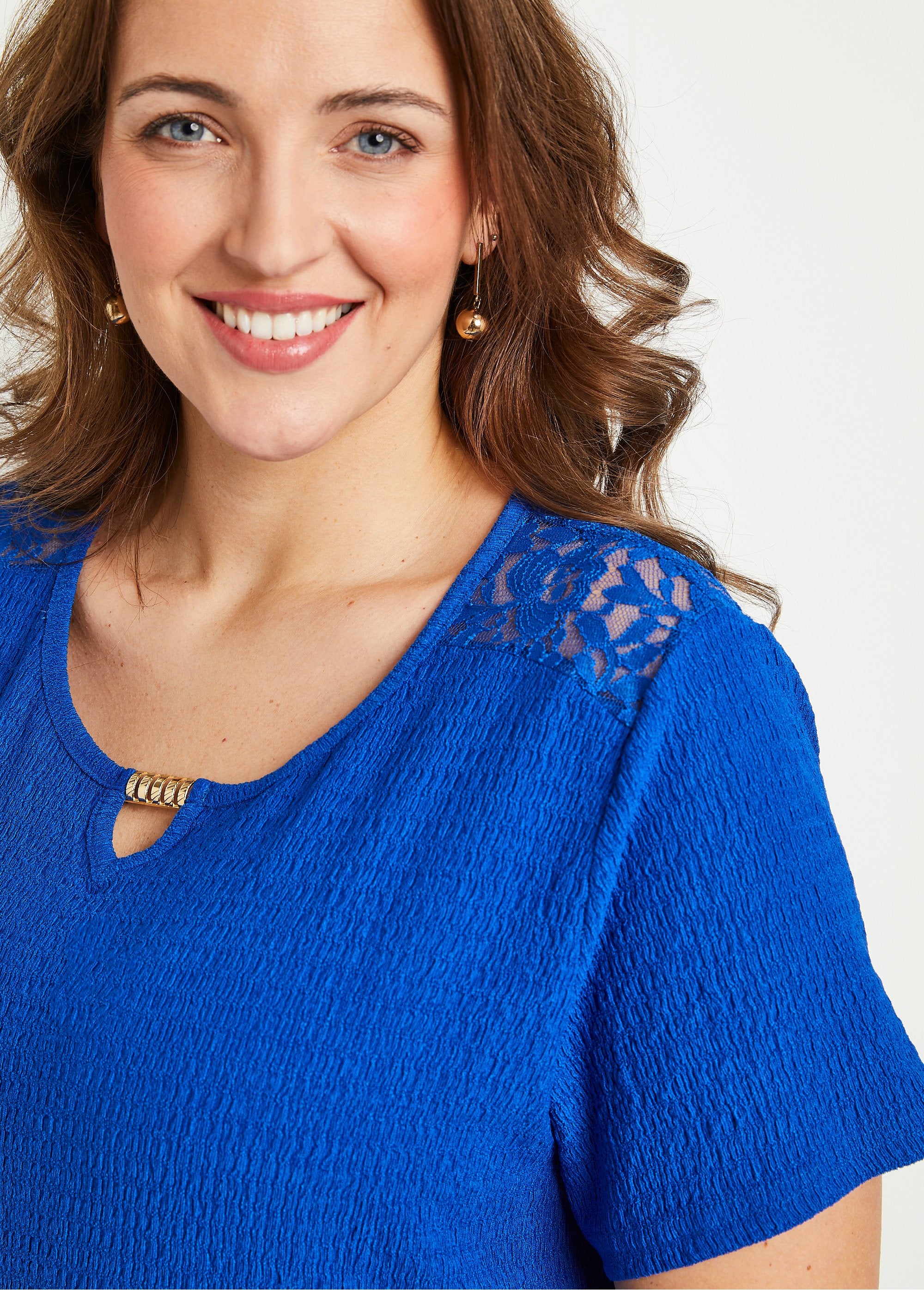 T-shirt_court_dentelle_Bleu_cobalt_DE2_curvy