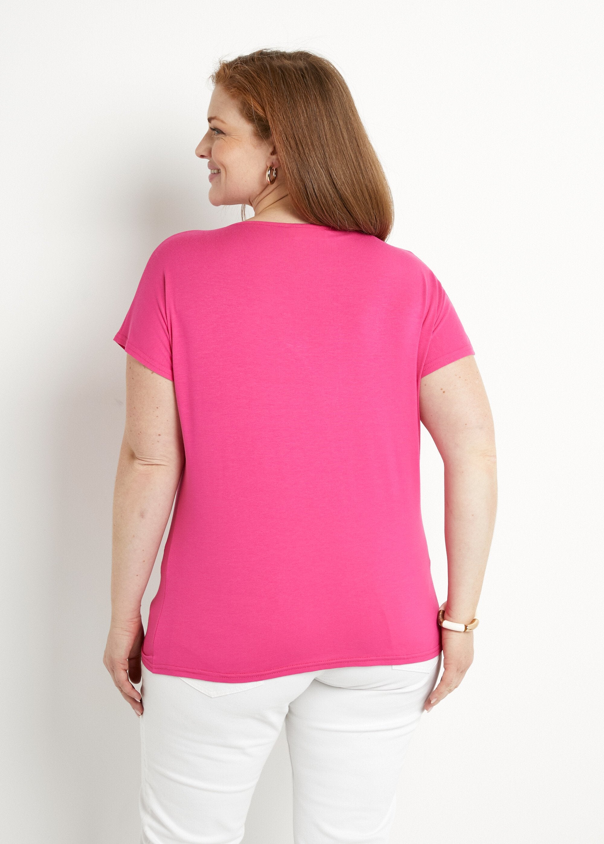 Kort_T-shirt_van_stretchkant_Fuchsia_DO1_curvy