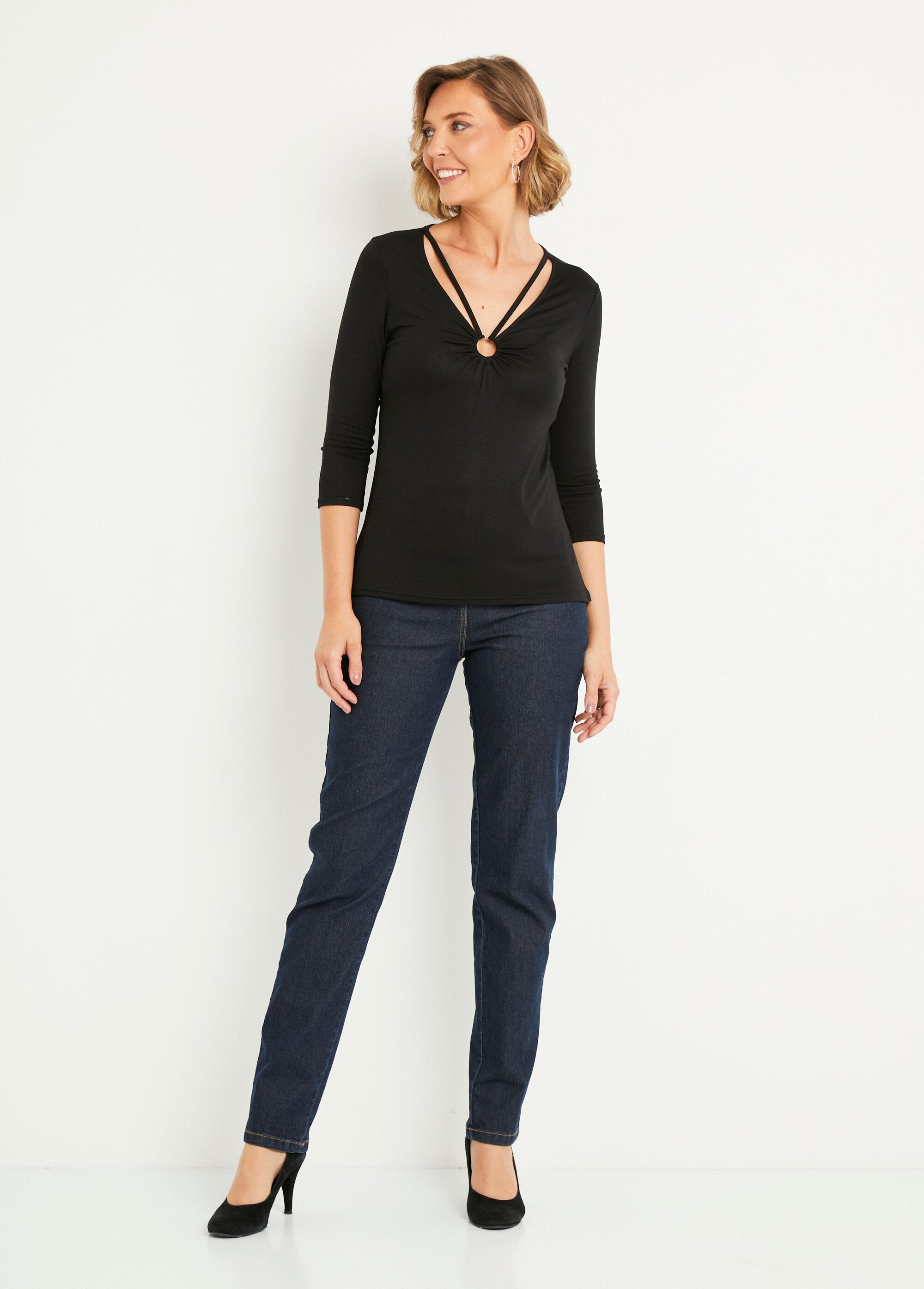 T-shirt_court_uni_encolure_en_V_Noir_SF1_slim