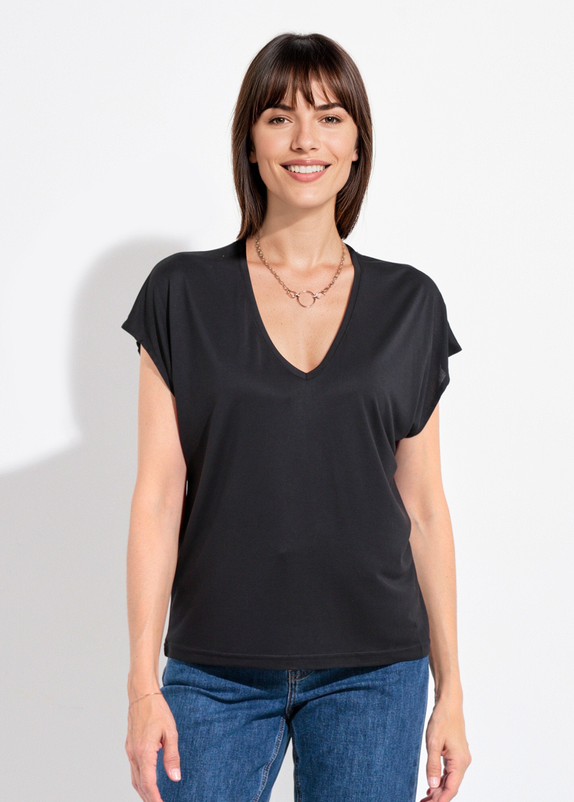 T-shirt_fluide_manches_courtes_porté_loose_Noir_FA1_slim