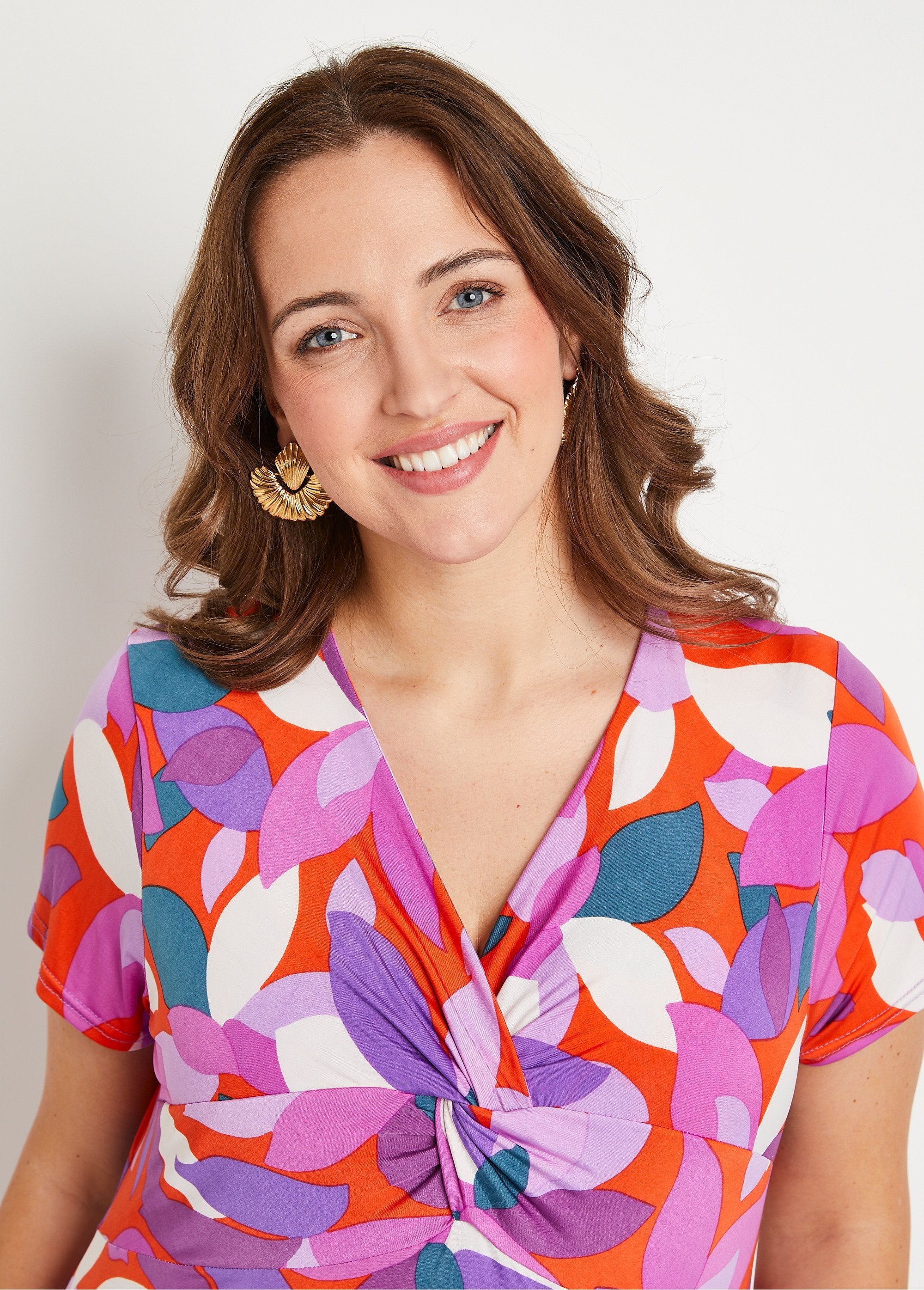 T-shirt_long_évasé_drapé_imprimé_Orange_et_violet_DE1_curvy