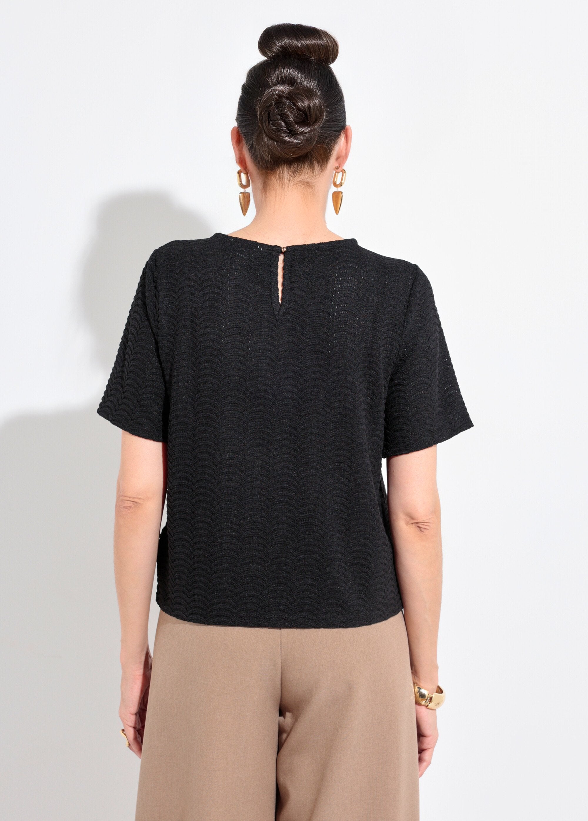 T-shirt_maille_reliéfée_motif__écailles_Noir_DO1_slim