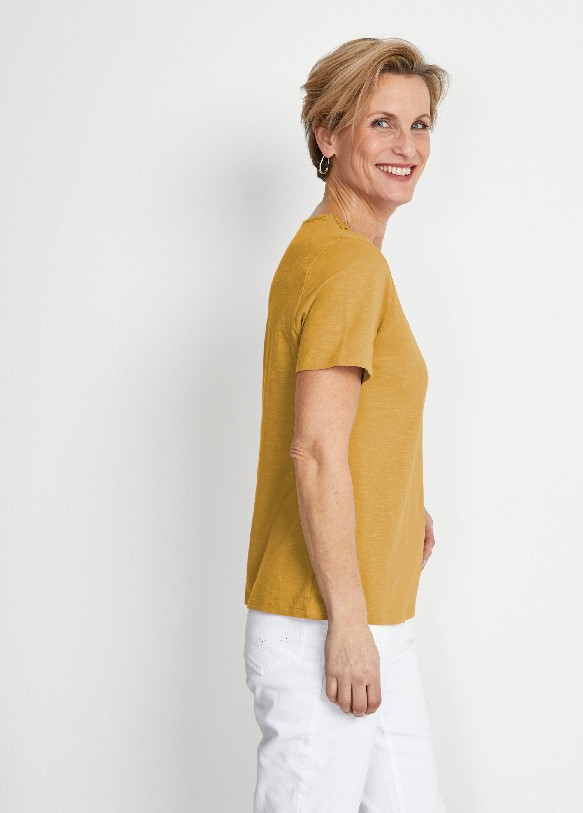 T-shirt_manches_courtes_coton_et_macramé_Miel_DR1_slim