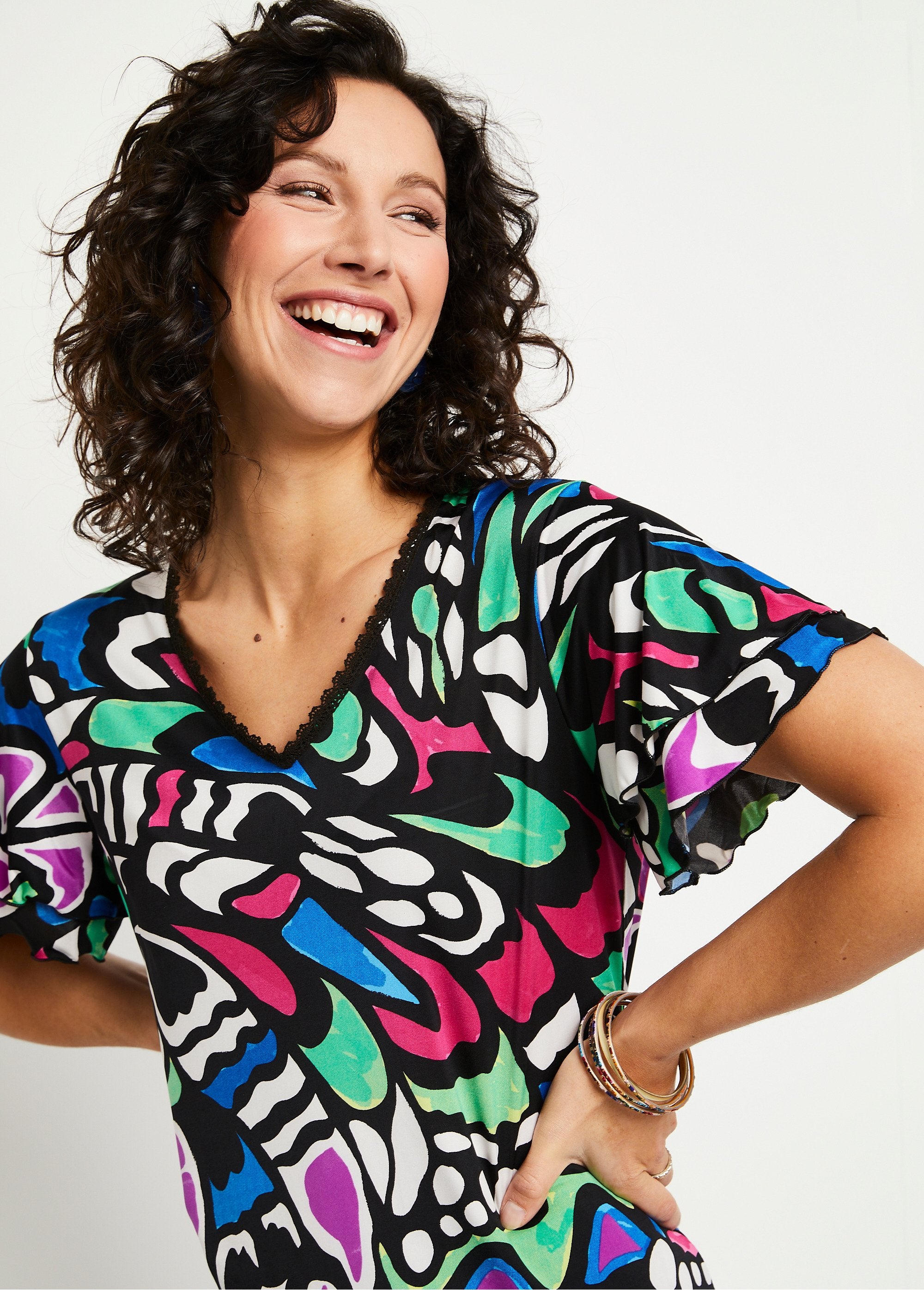 T-shirt_manches_courtes_volantées_Fond_noir_DE1_slim